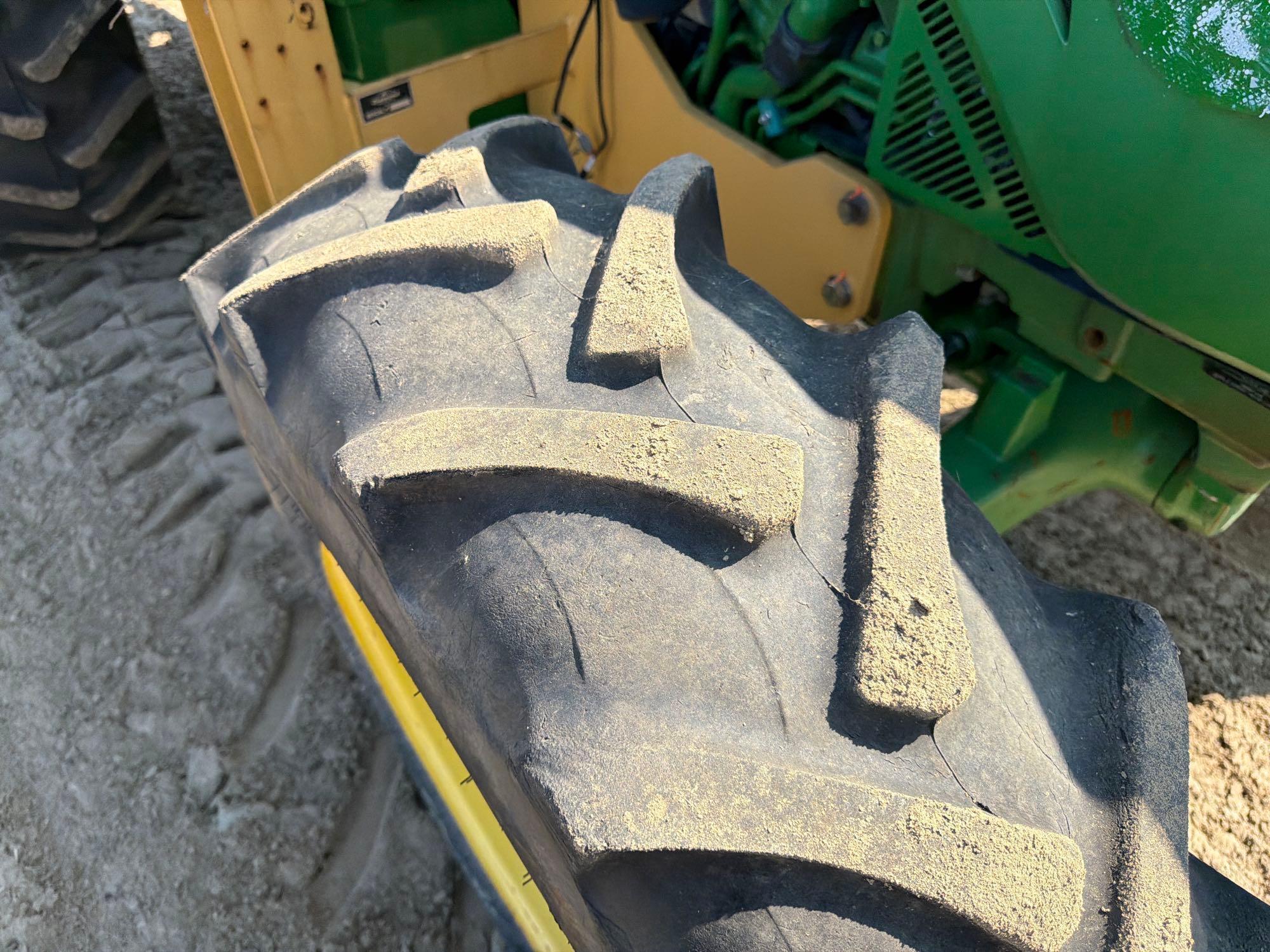 John Deere 5100E