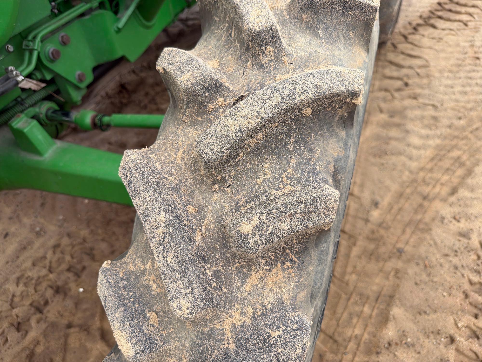 John Deere 5065E