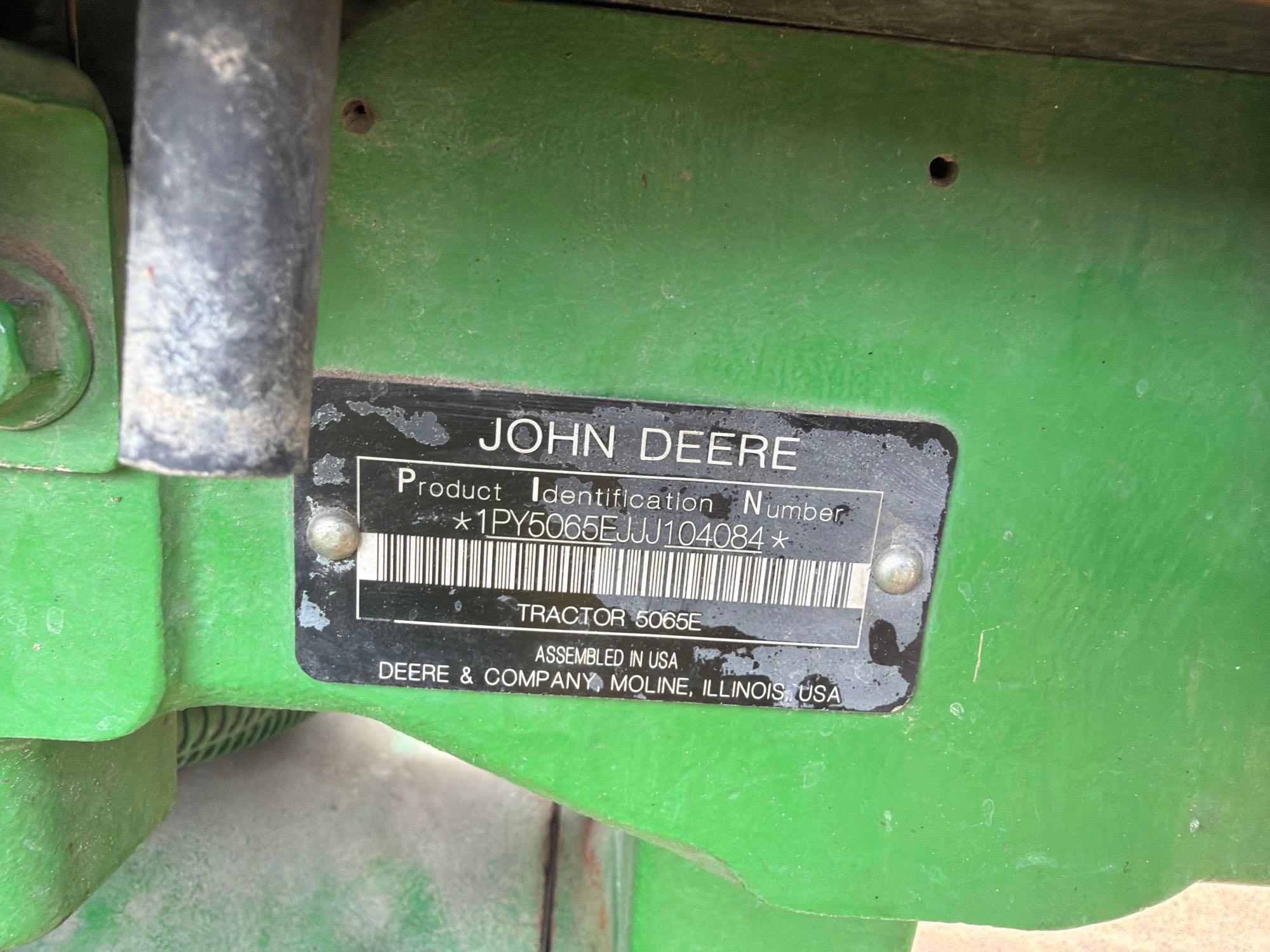 John Deere 5065E