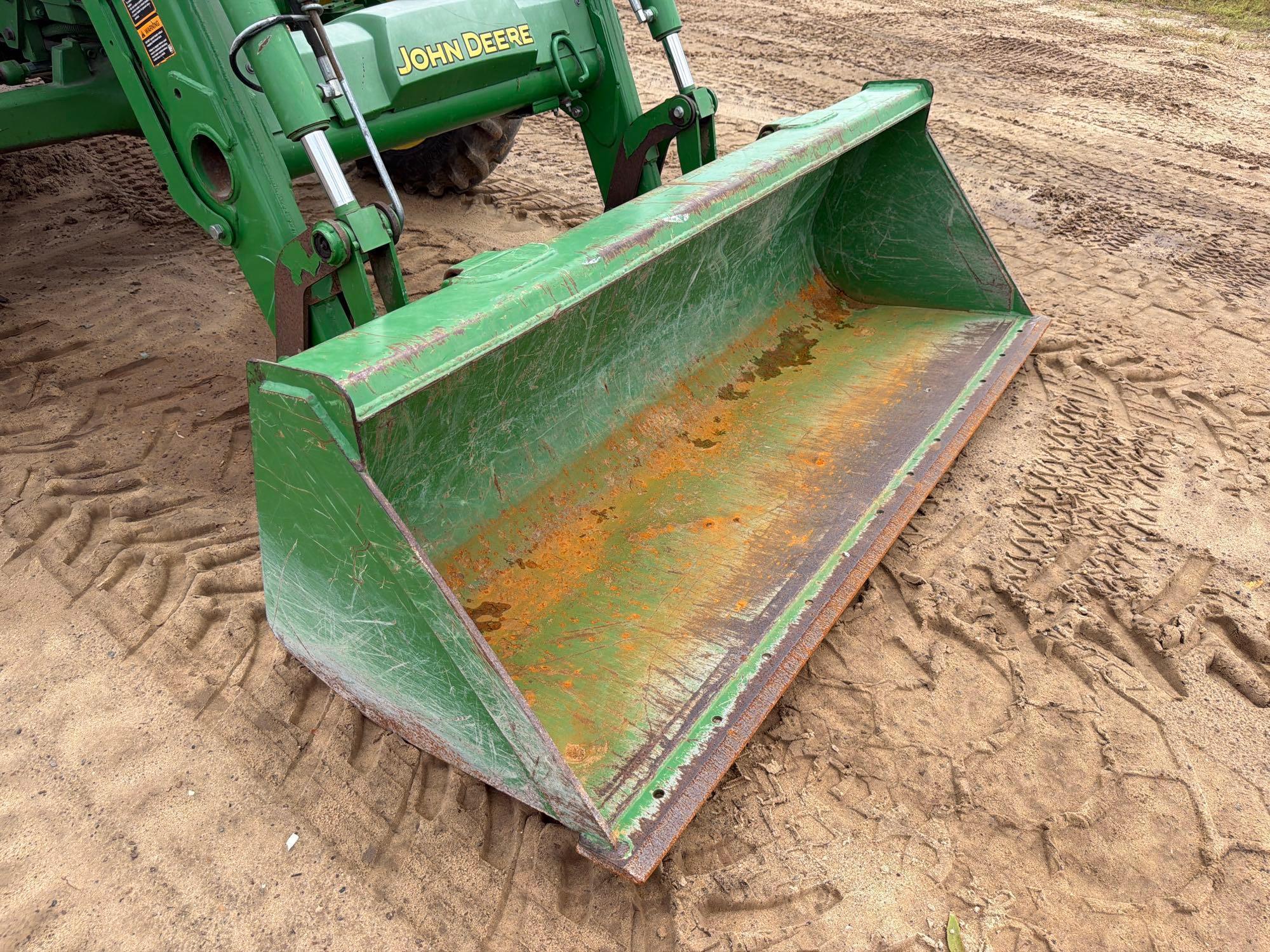 John Deere 5065E