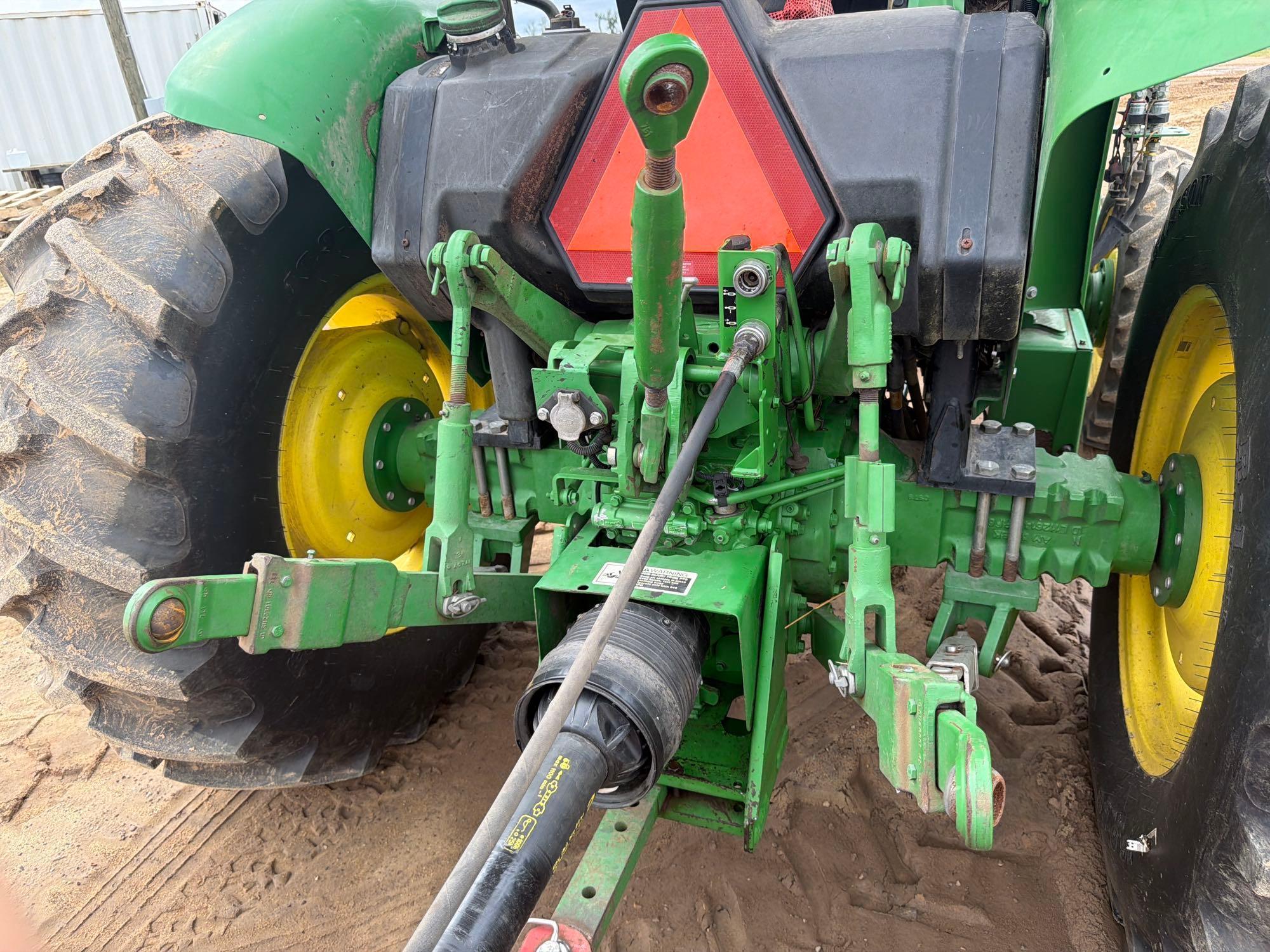 John Deere 5065E