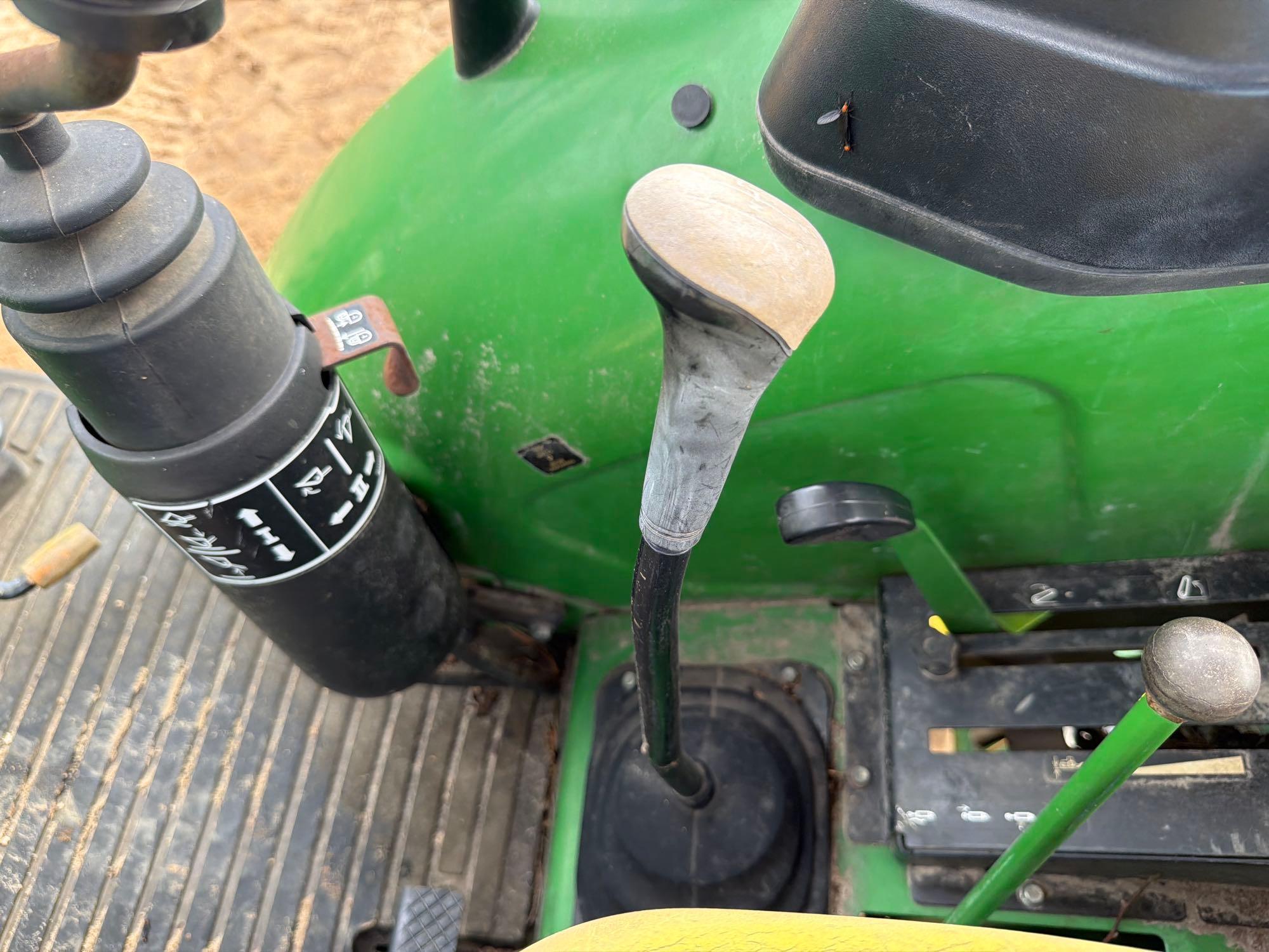 John Deere 5065E
