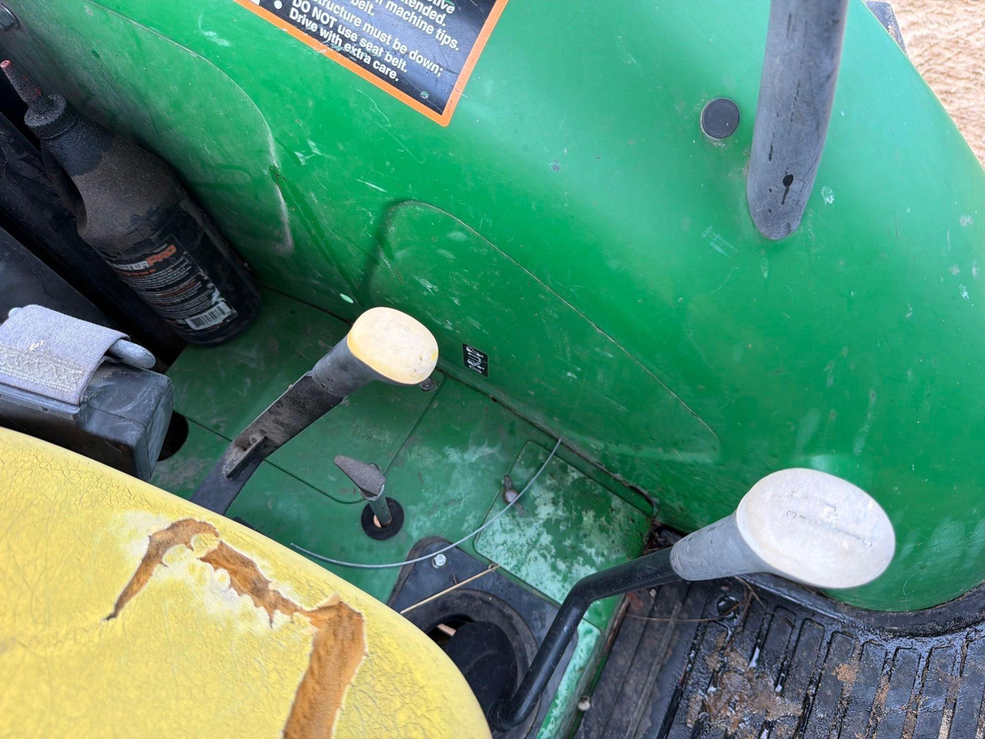 John Deere 5065E