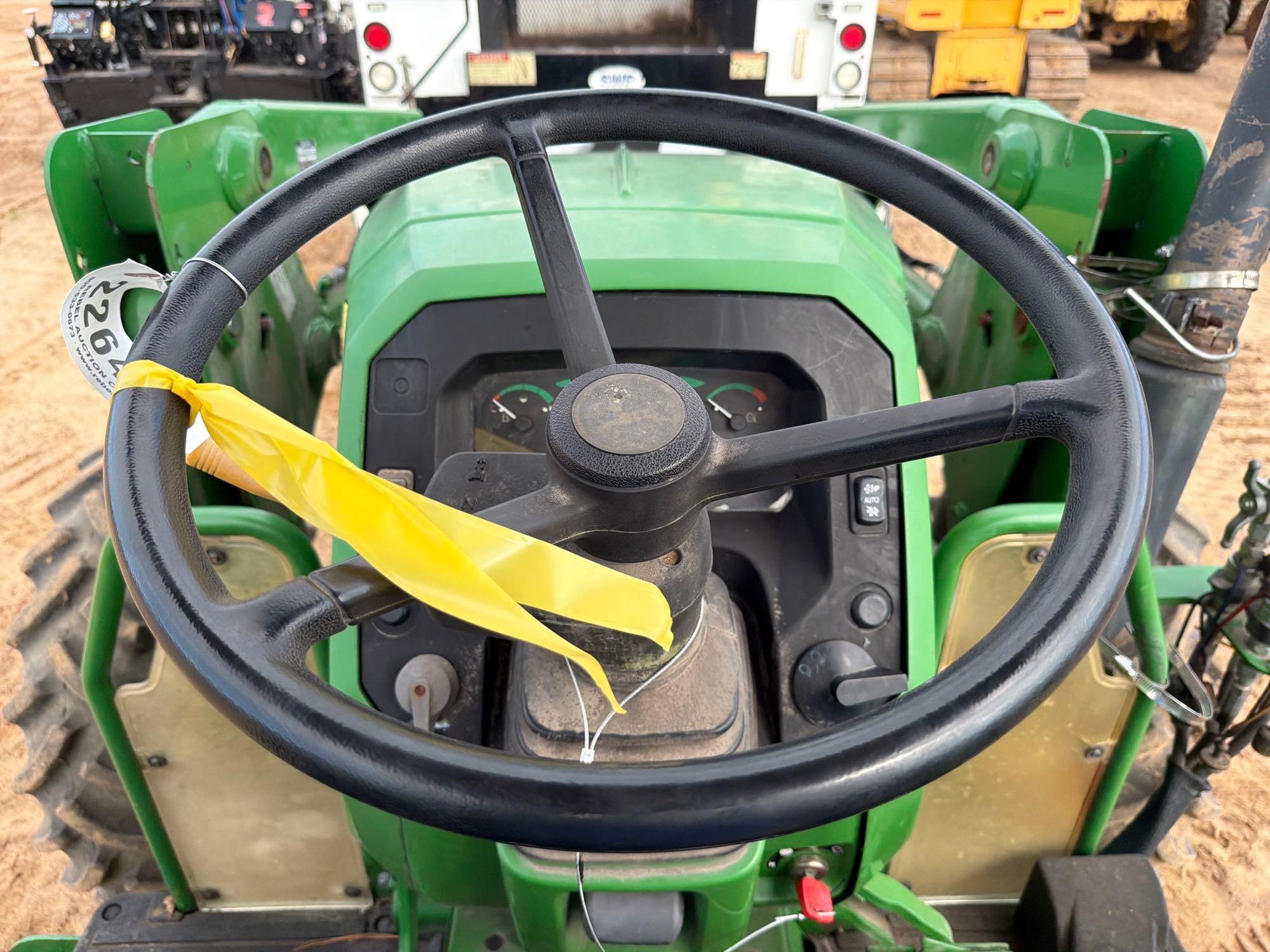John Deere 5065E