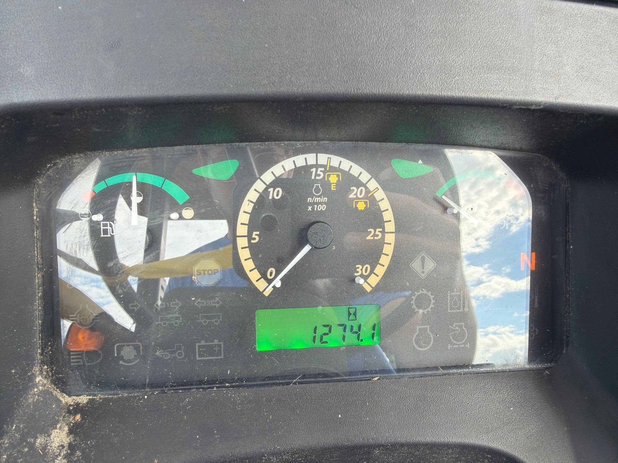 John Deere 5065E