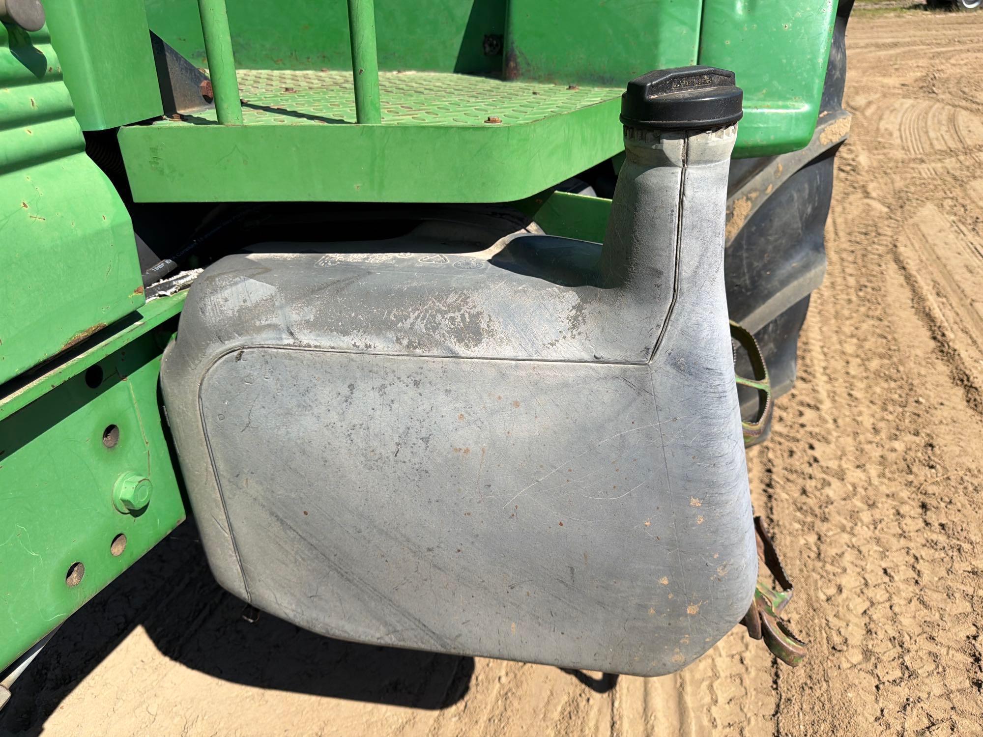 2004 John Deere 6215