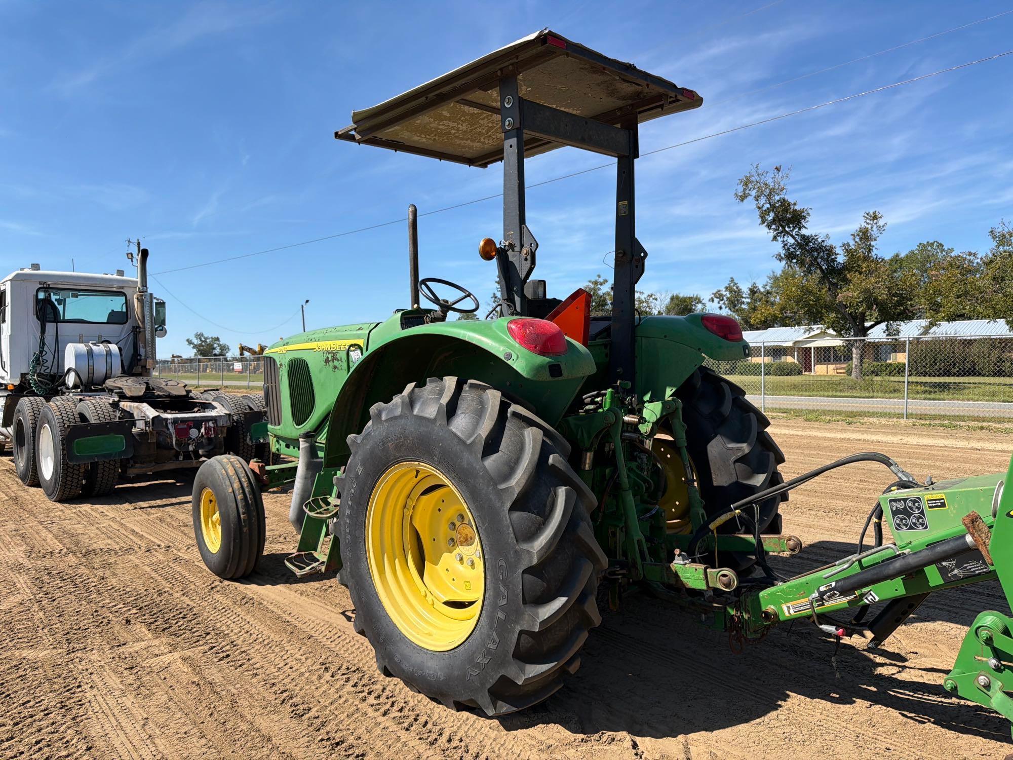 2004 John Deere 6215