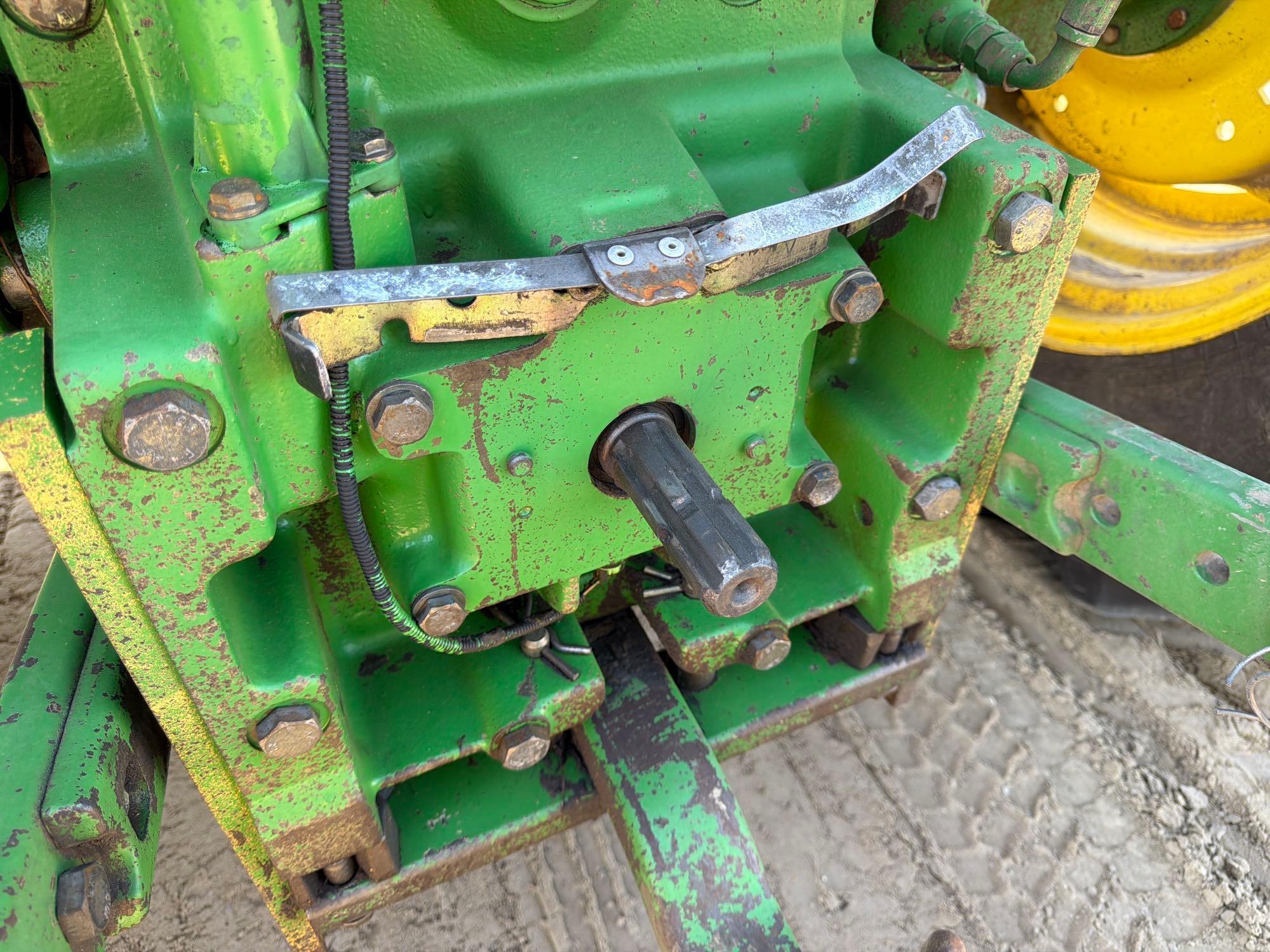 2004 John Deere 6215