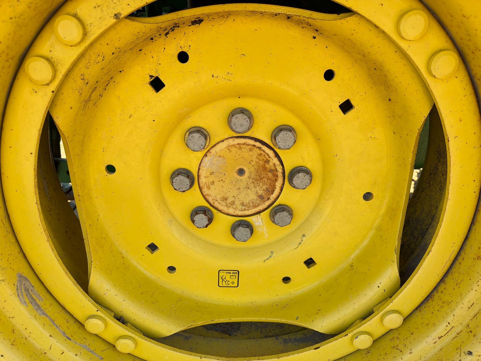 2004 John Deere 6215
