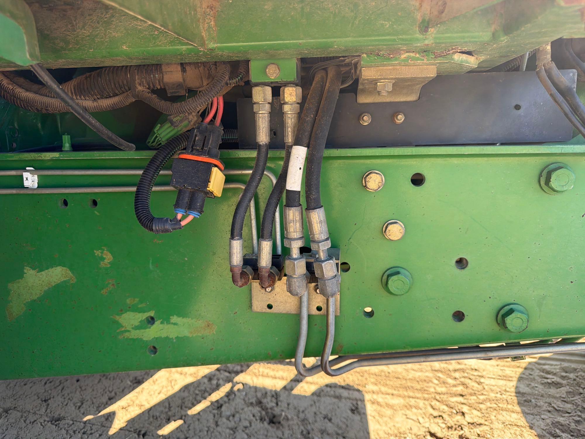 2004 John Deere 6215