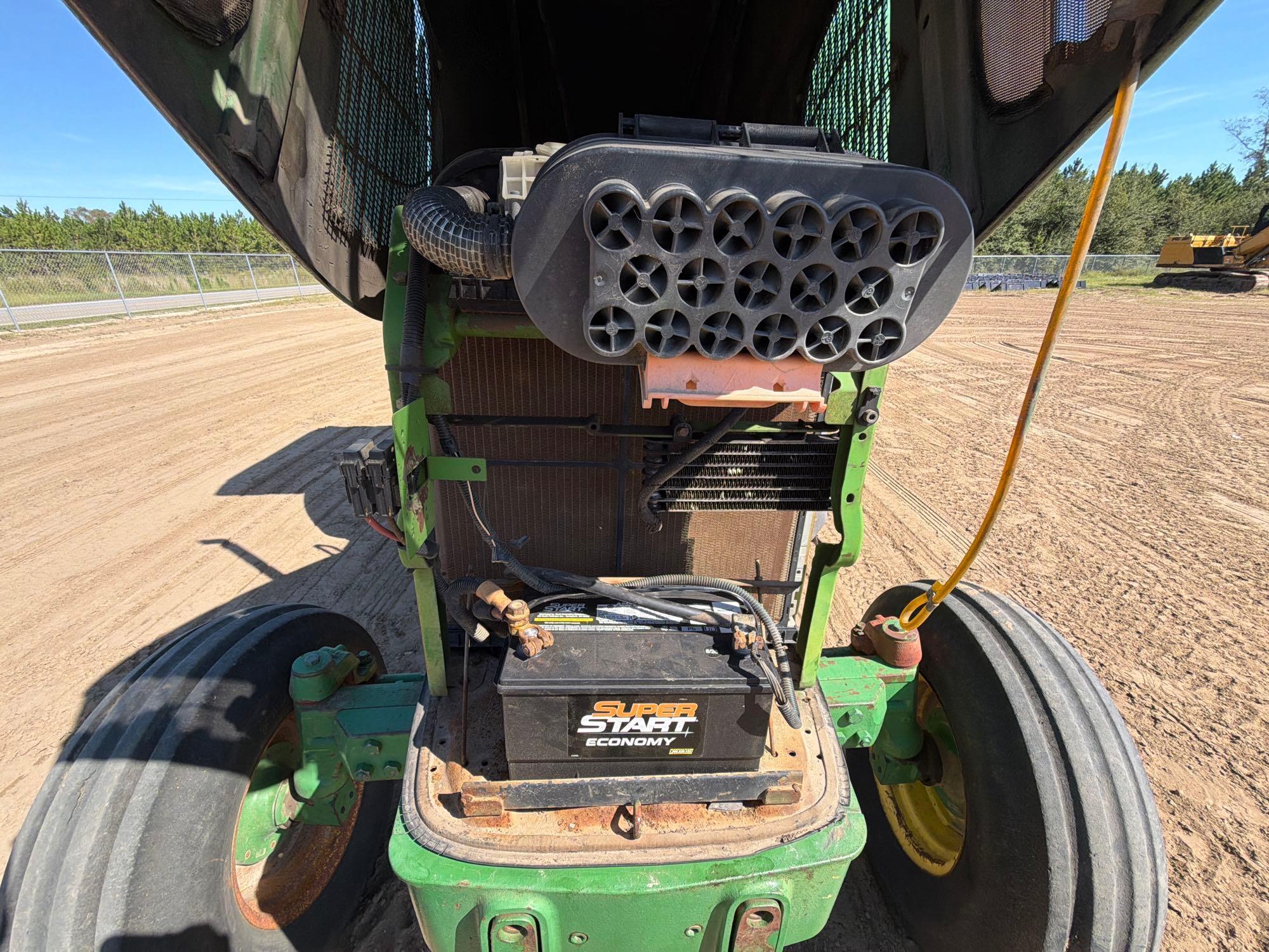 2004 John Deere 6215
