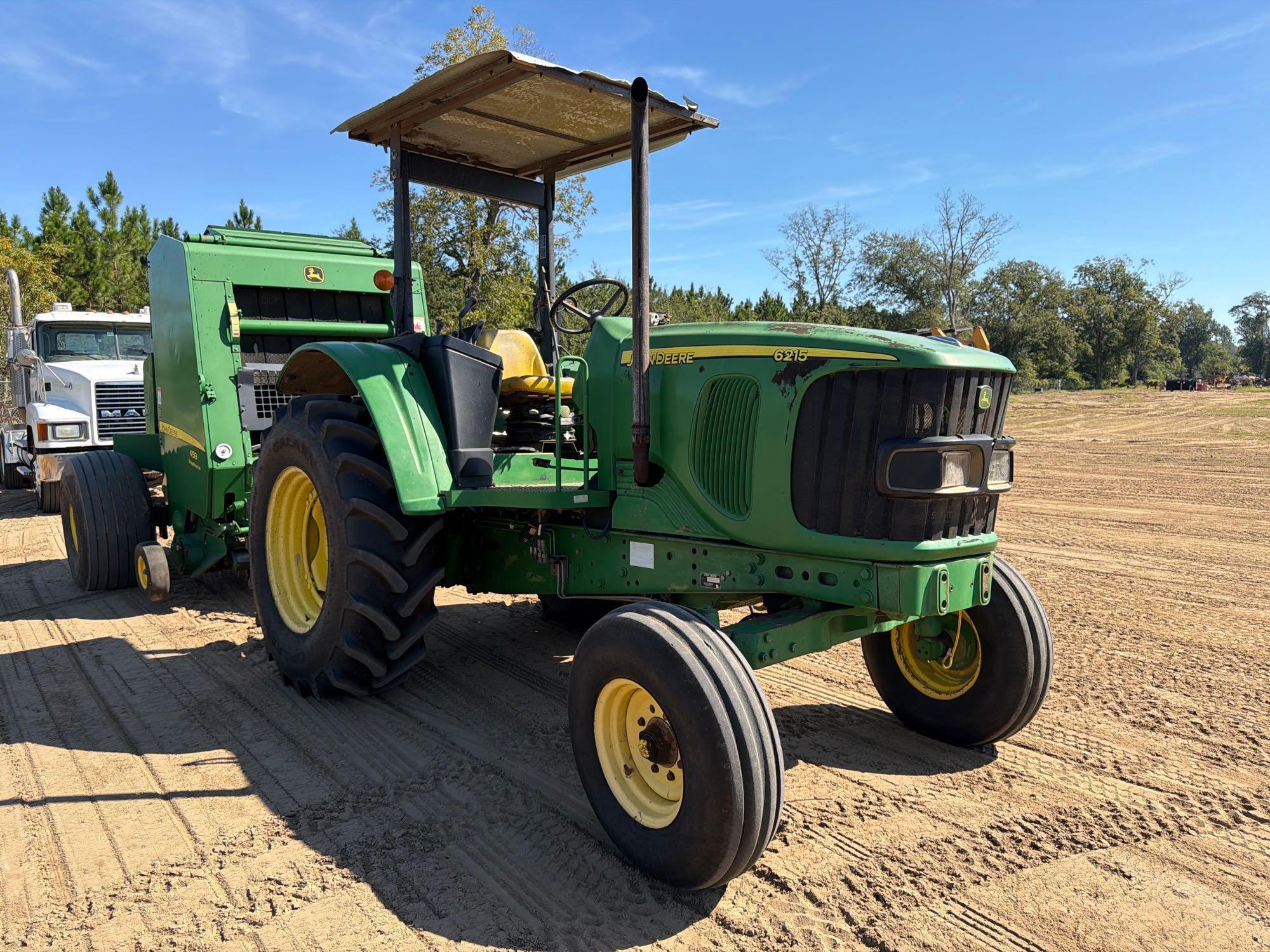 2004 John Deere 6215
