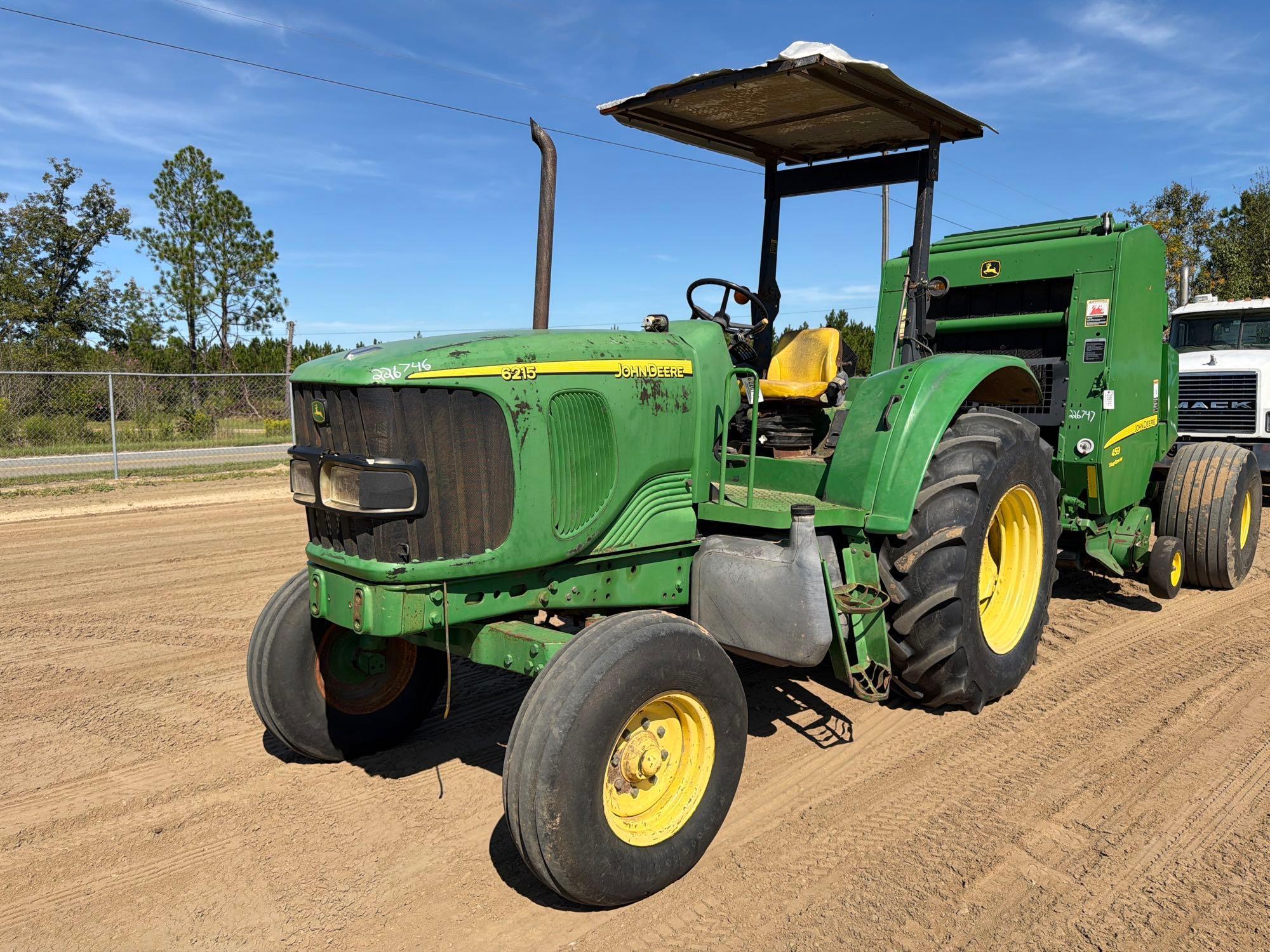 2004 John Deere 6215