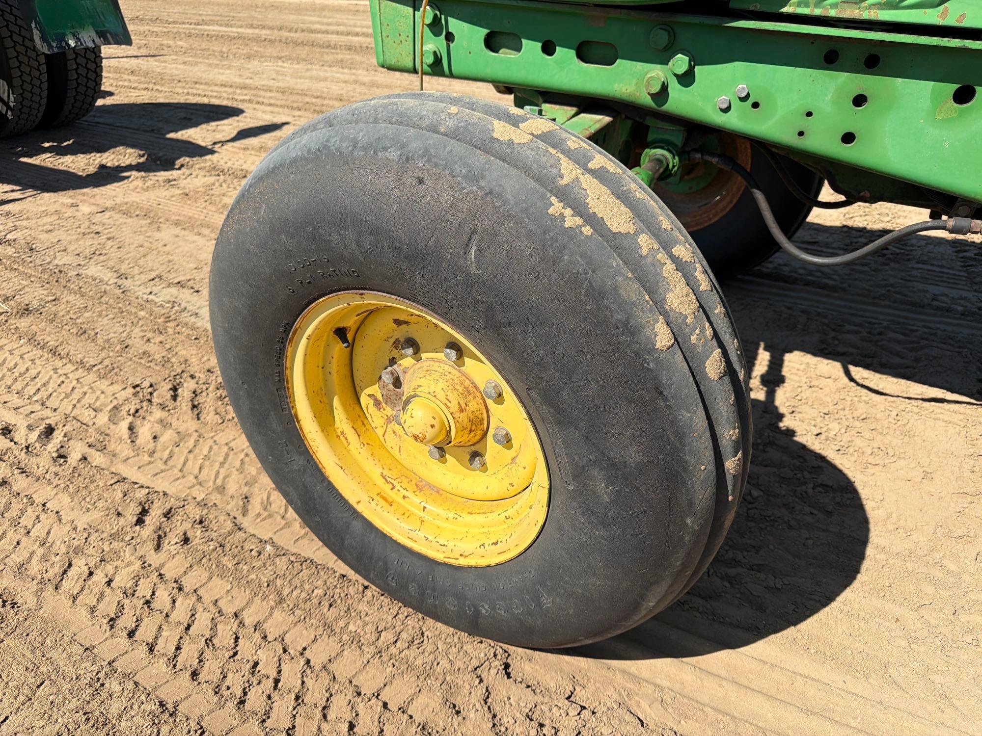 2004 John Deere 6215