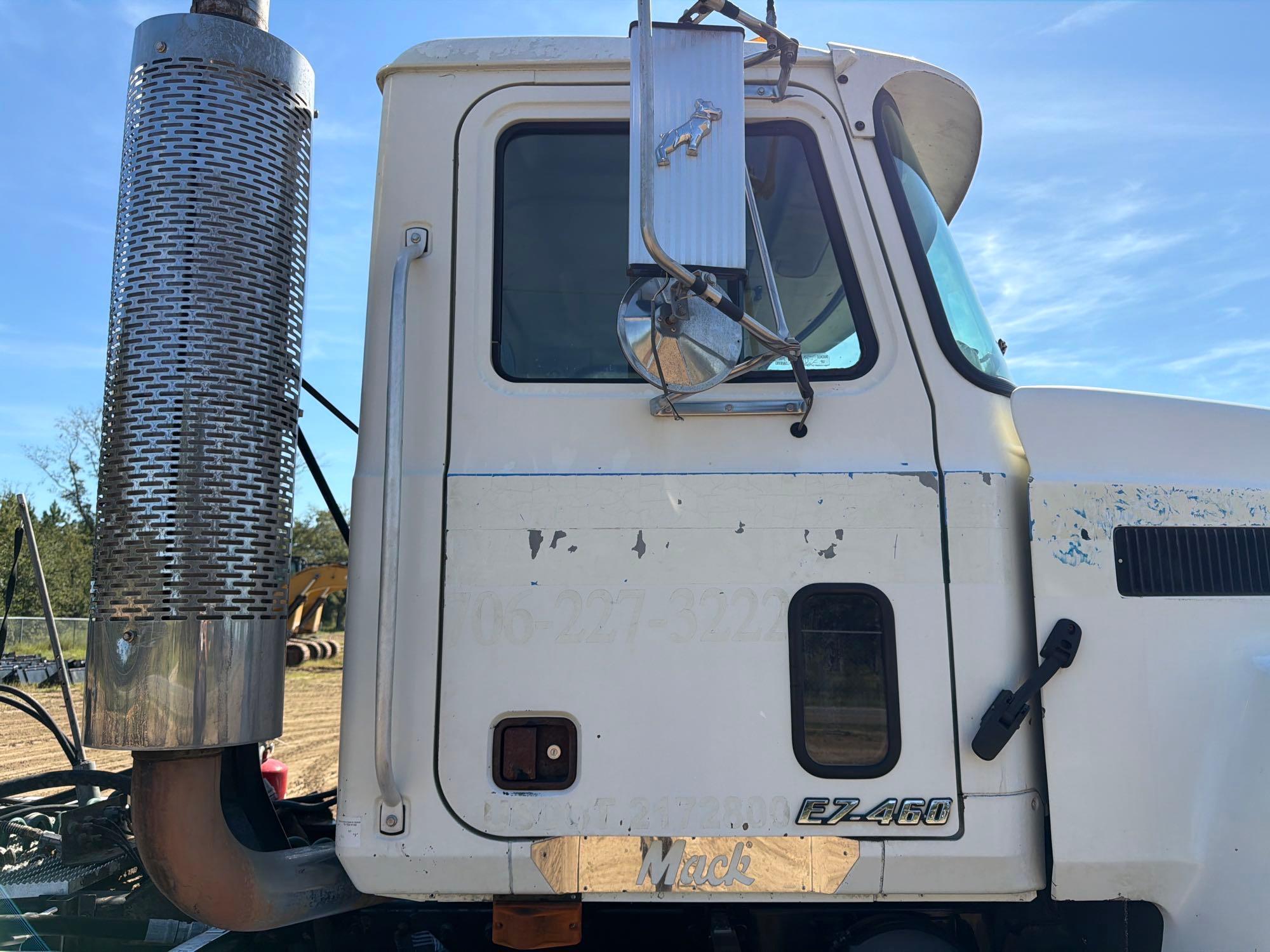 2001 Mack 613