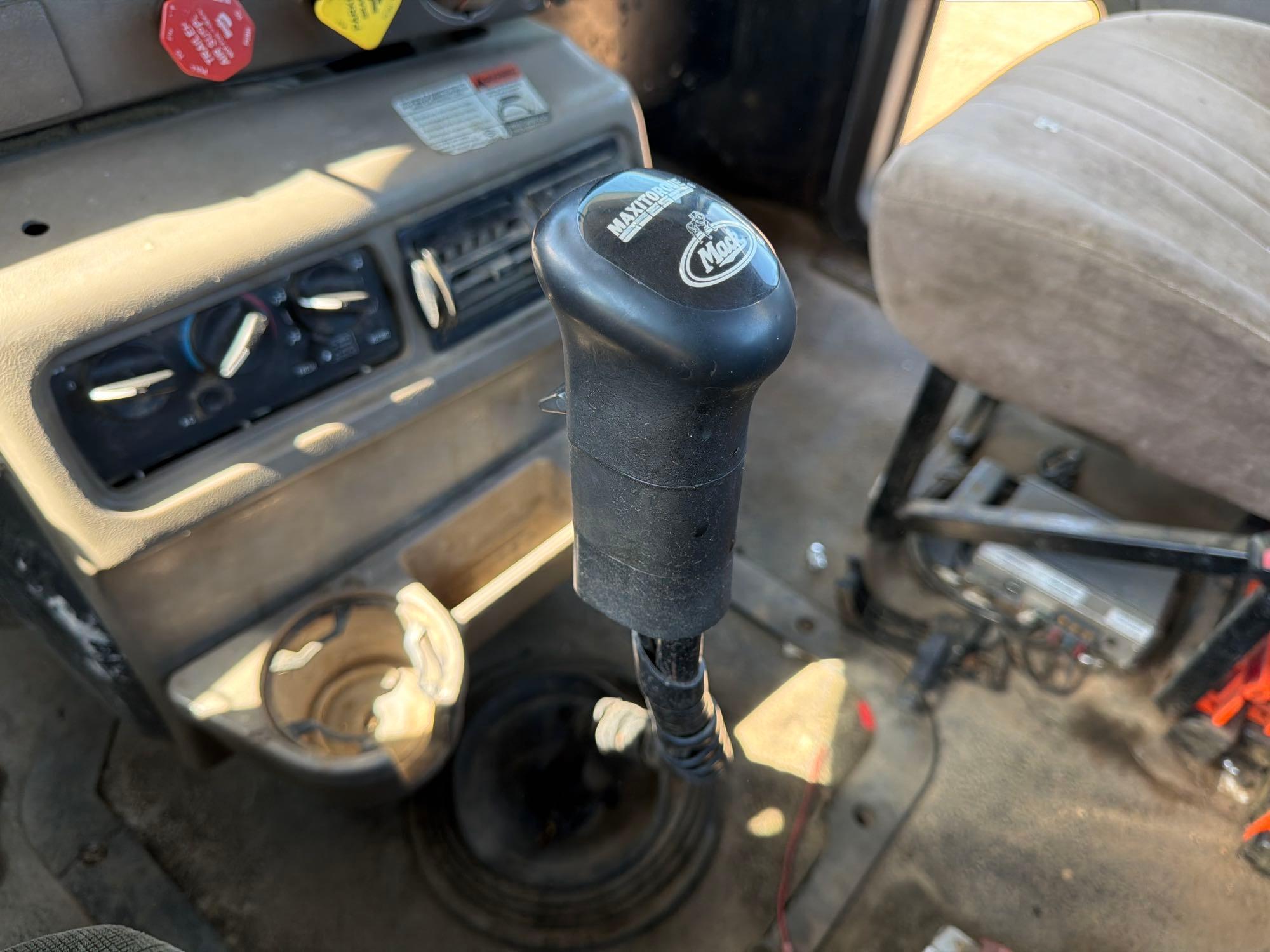 2006 Mack 613