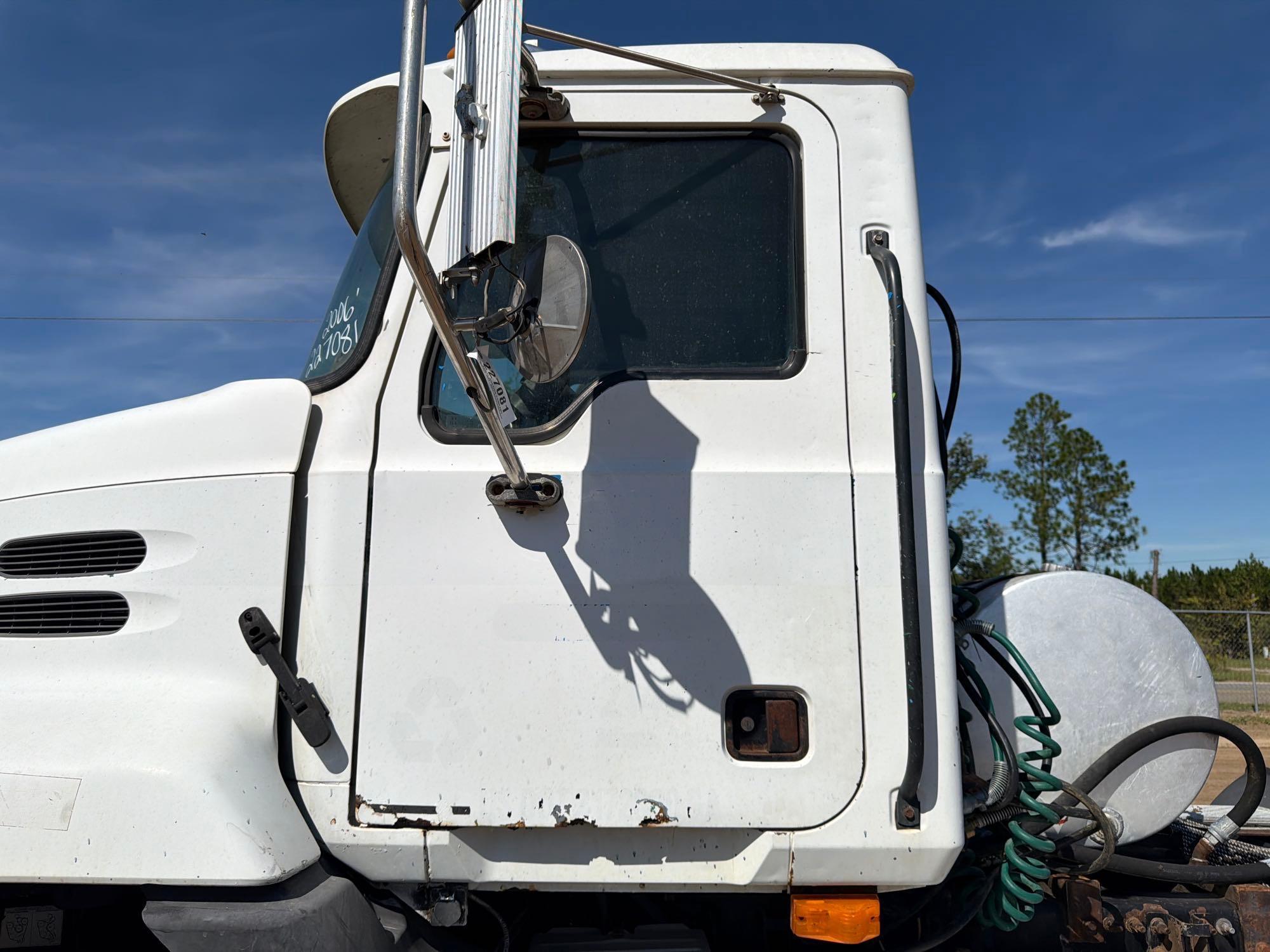 2006 Mack 613
