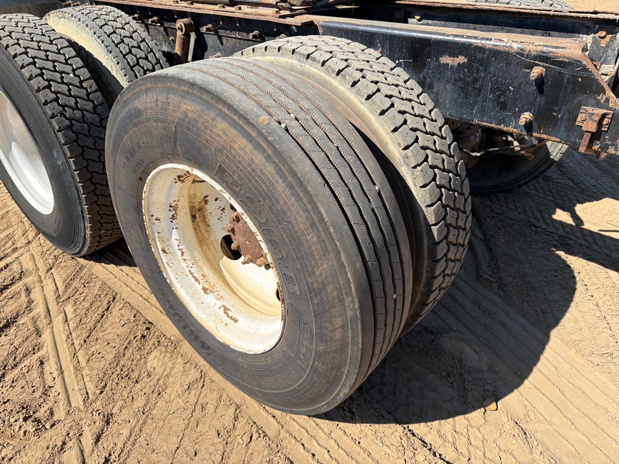 2001 Mack 613