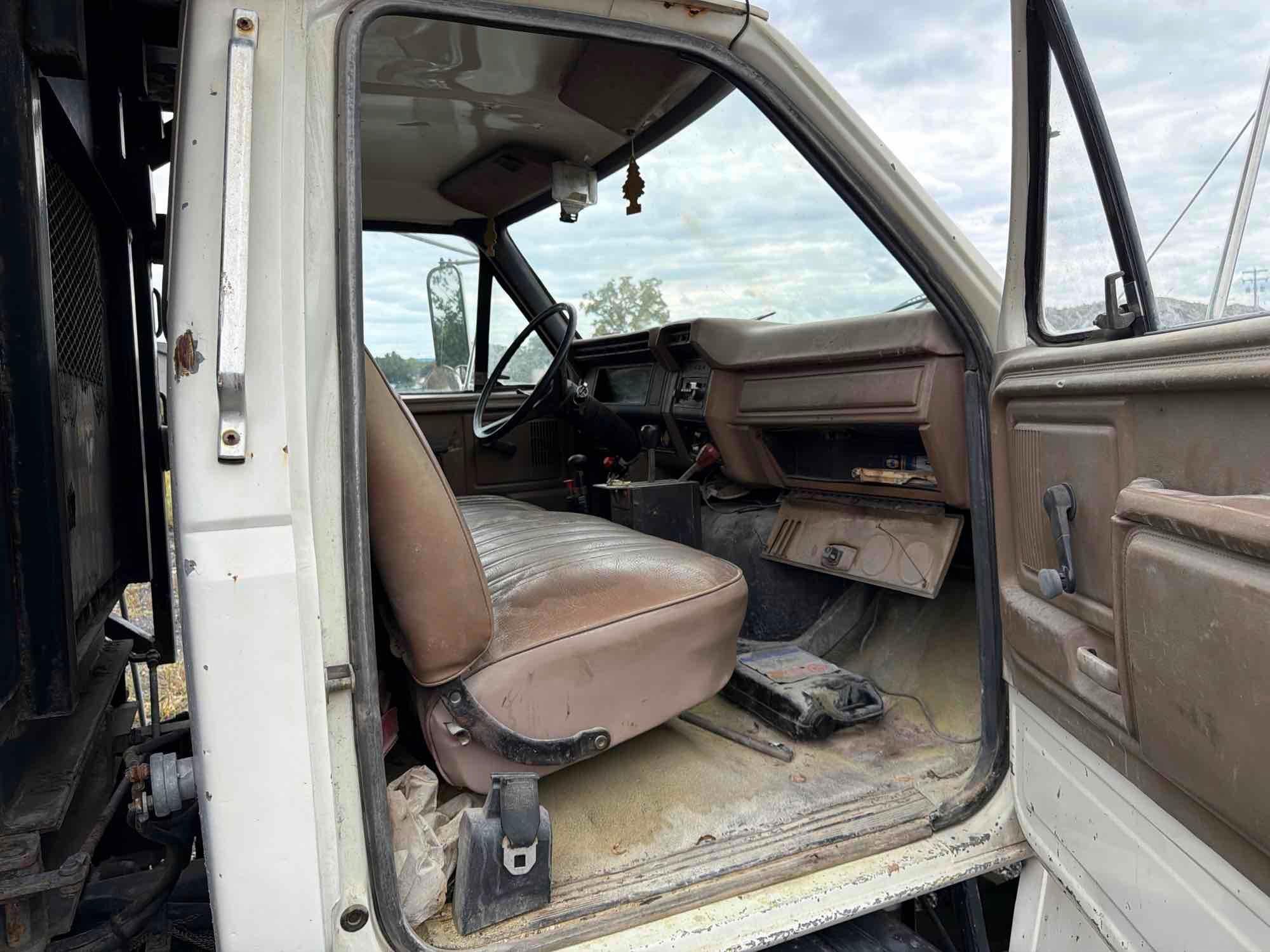 1988 Ford F800