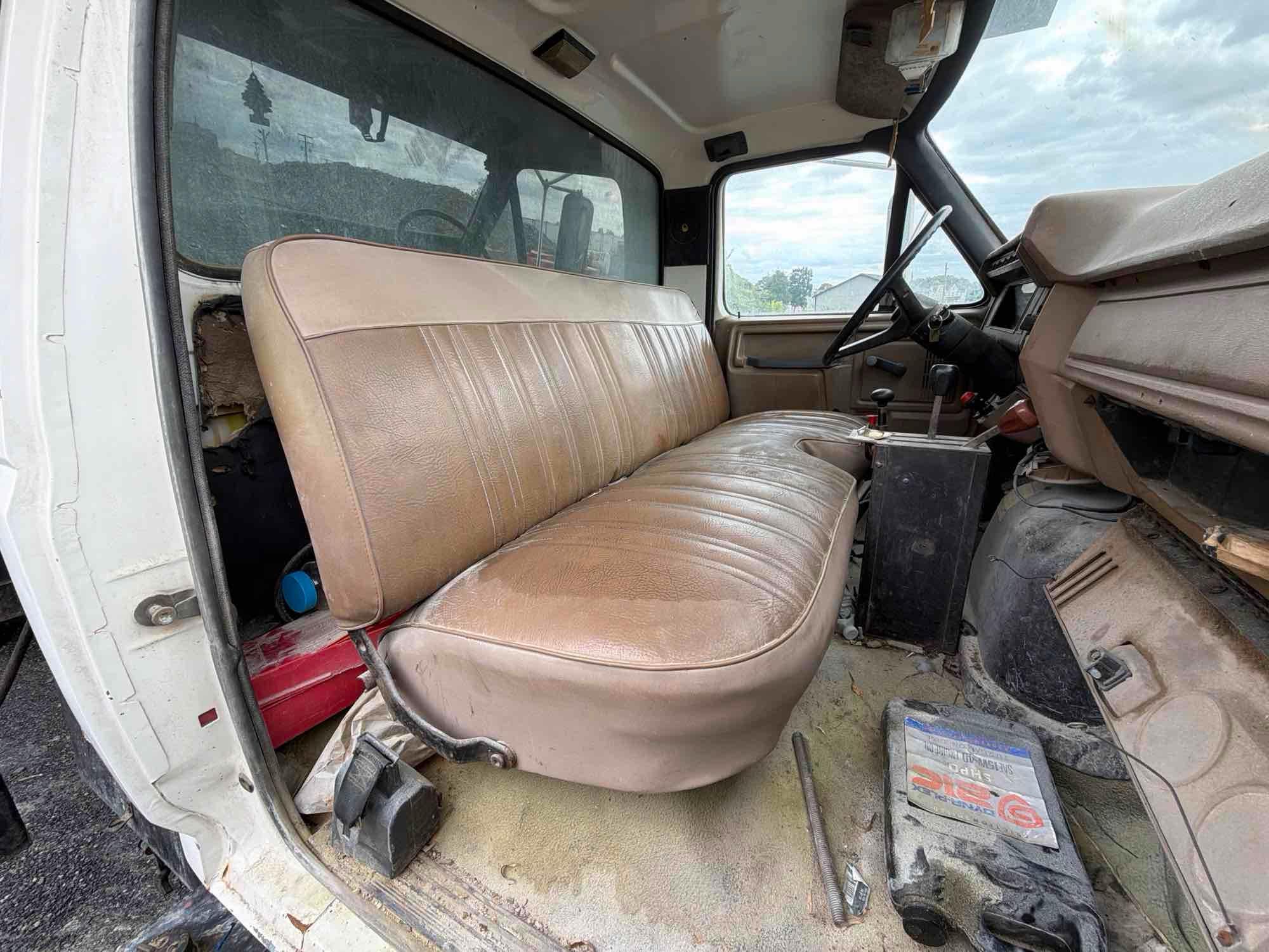 1988 Ford F800