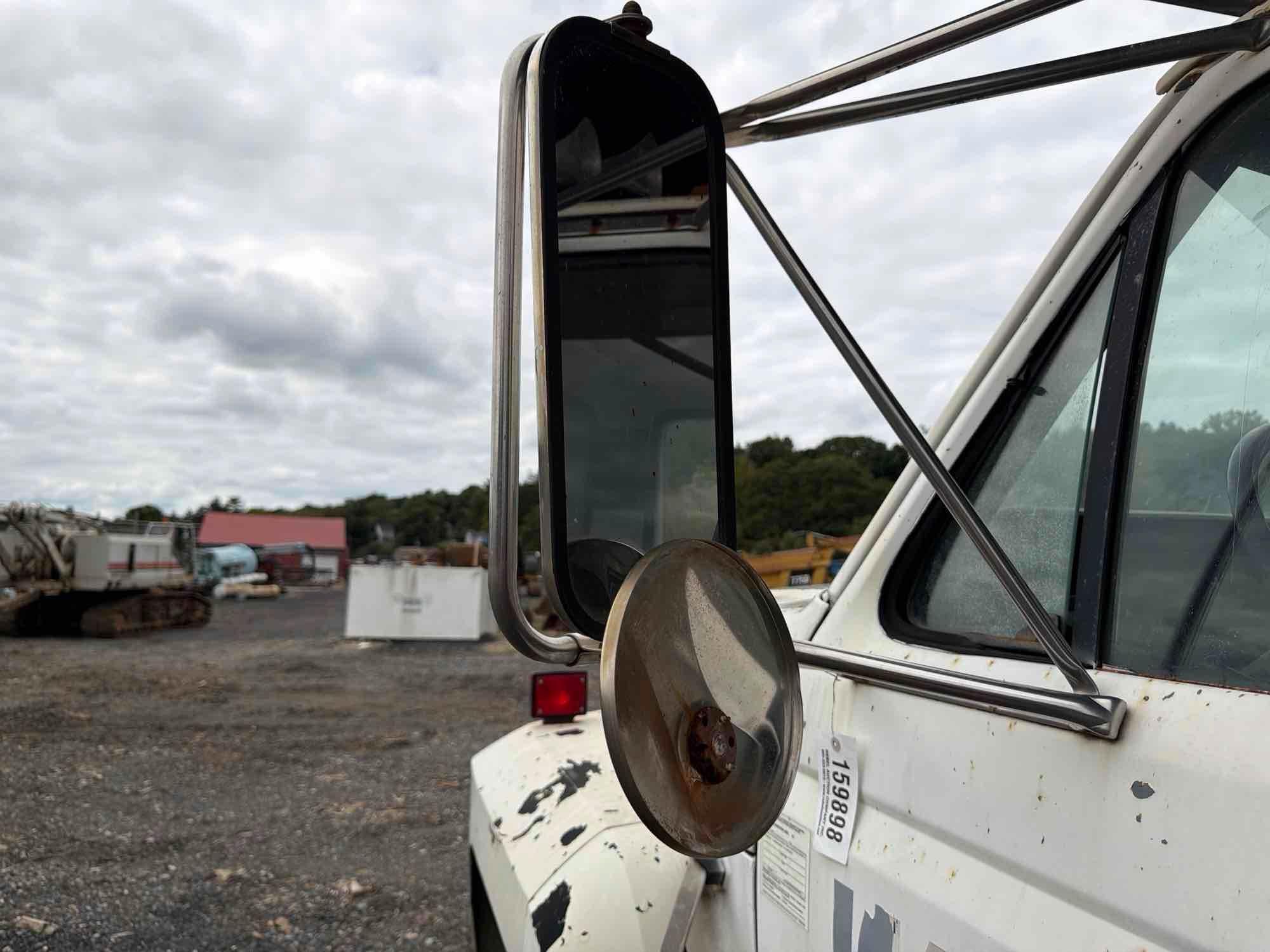 1988 Ford F800