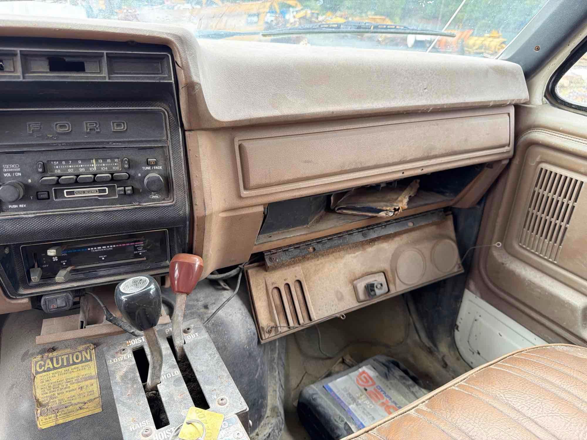 1988 Ford F800