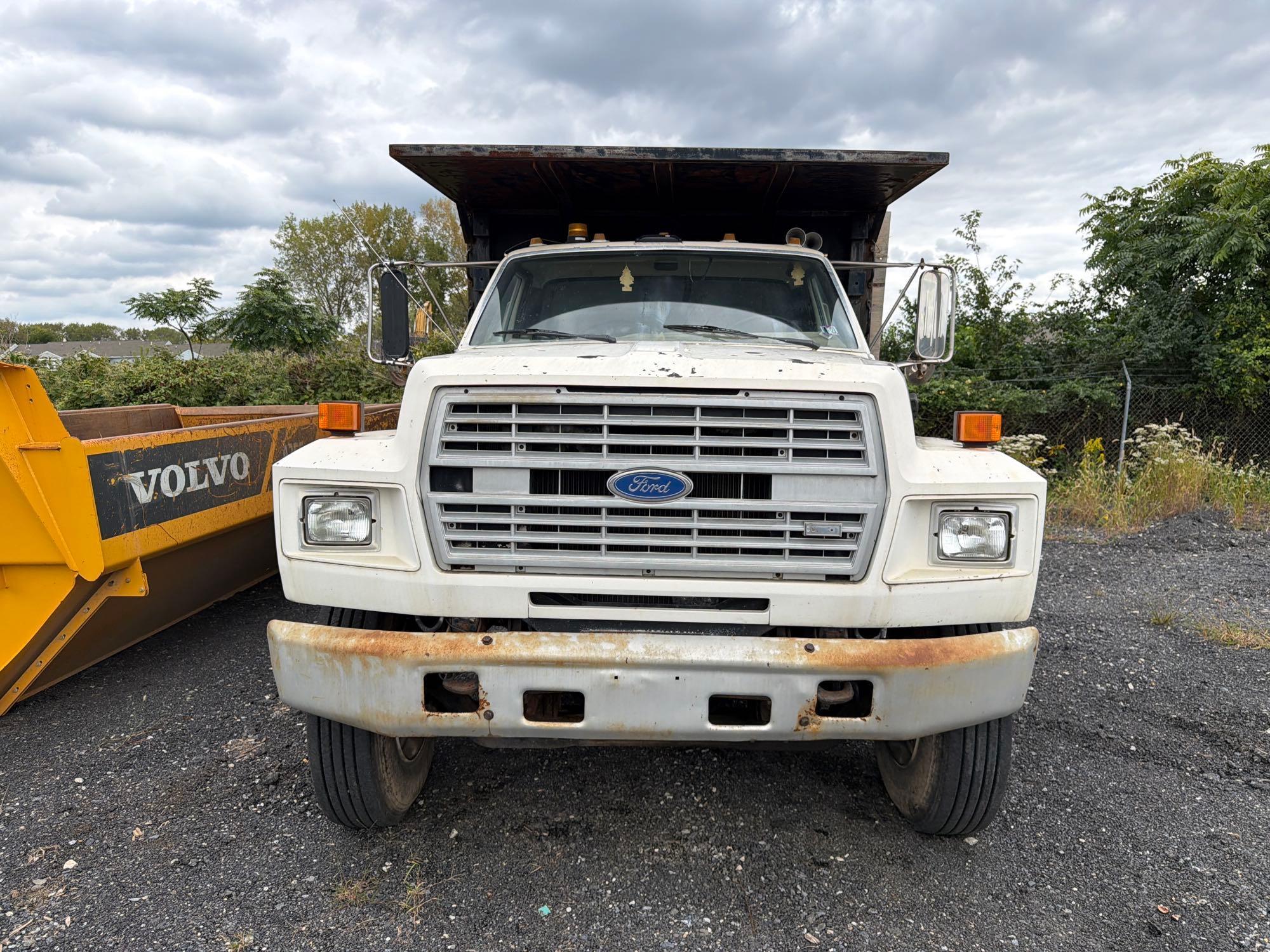 1988 Ford F800