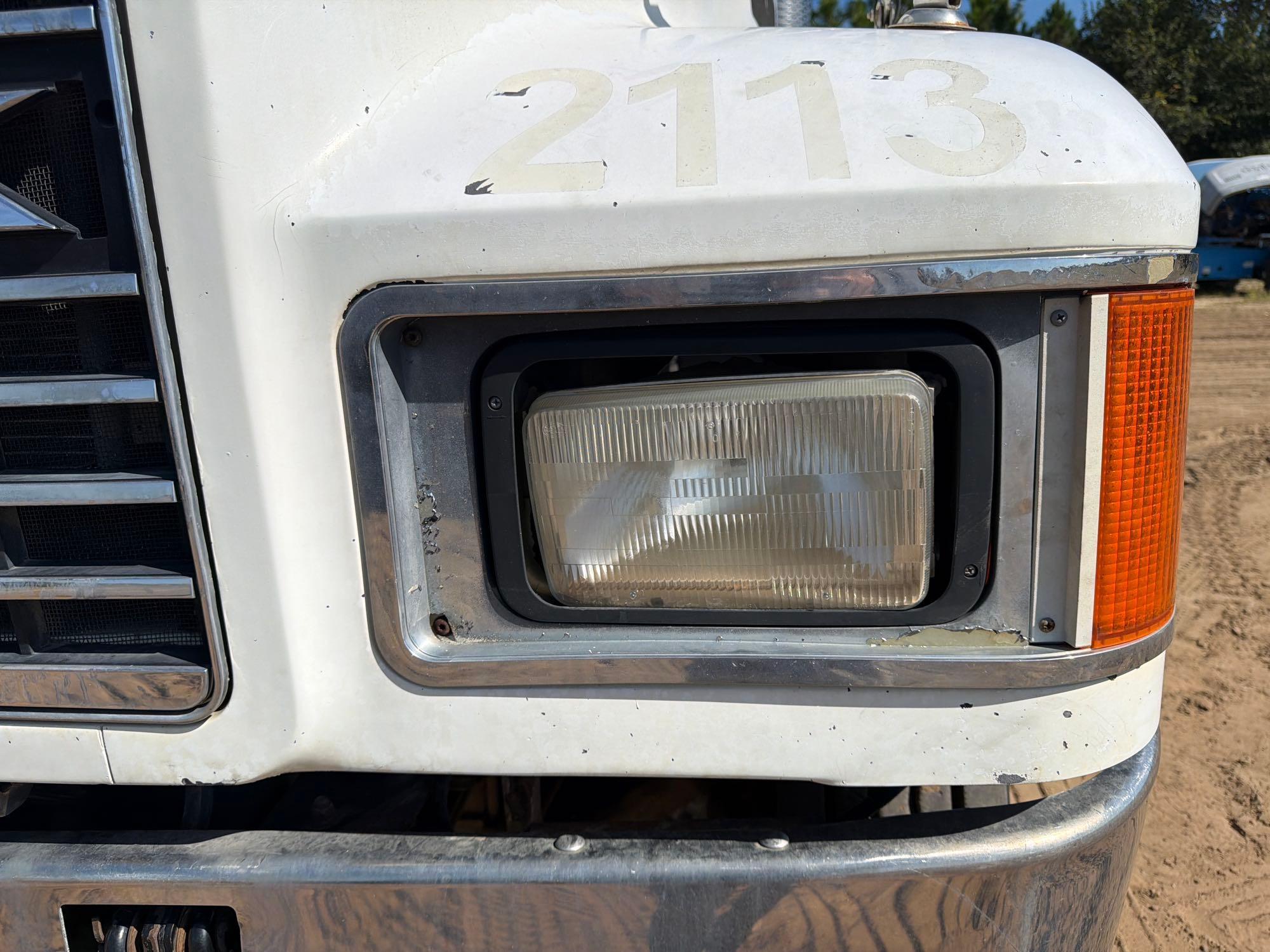 2001 Mack 613
