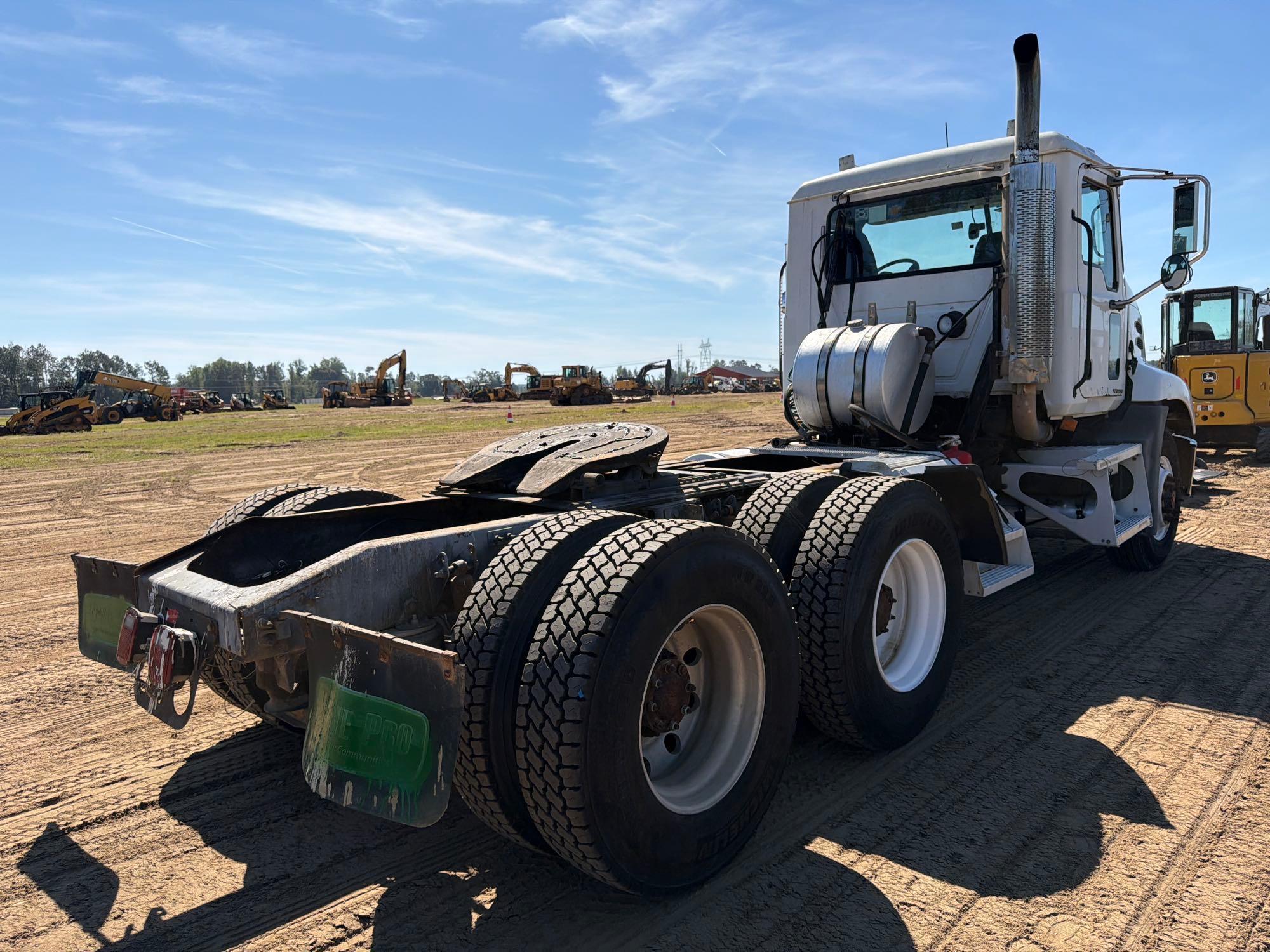 2006 Mack 613