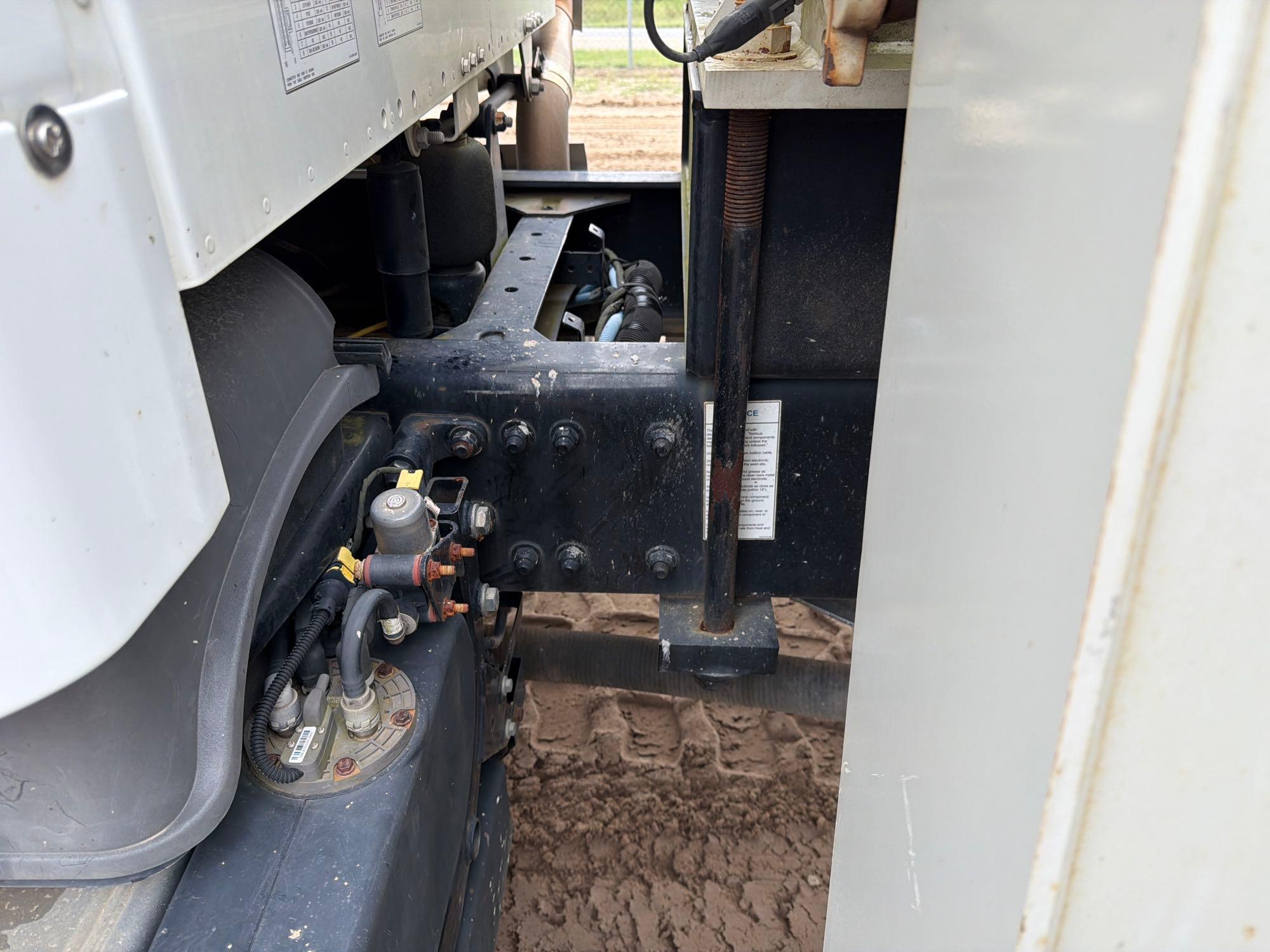 2020 Freightliner M2106