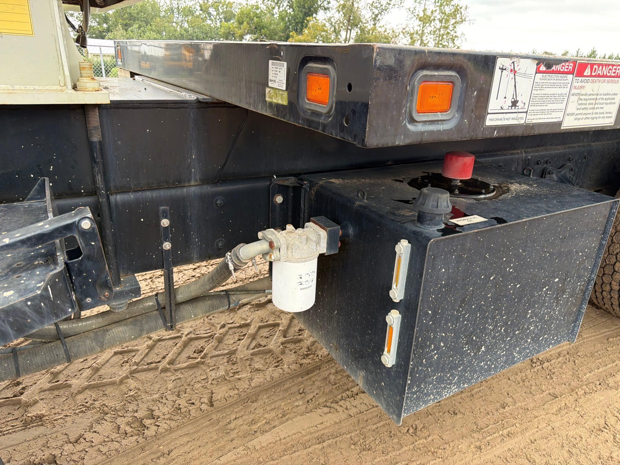 2020 Freightliner M2106