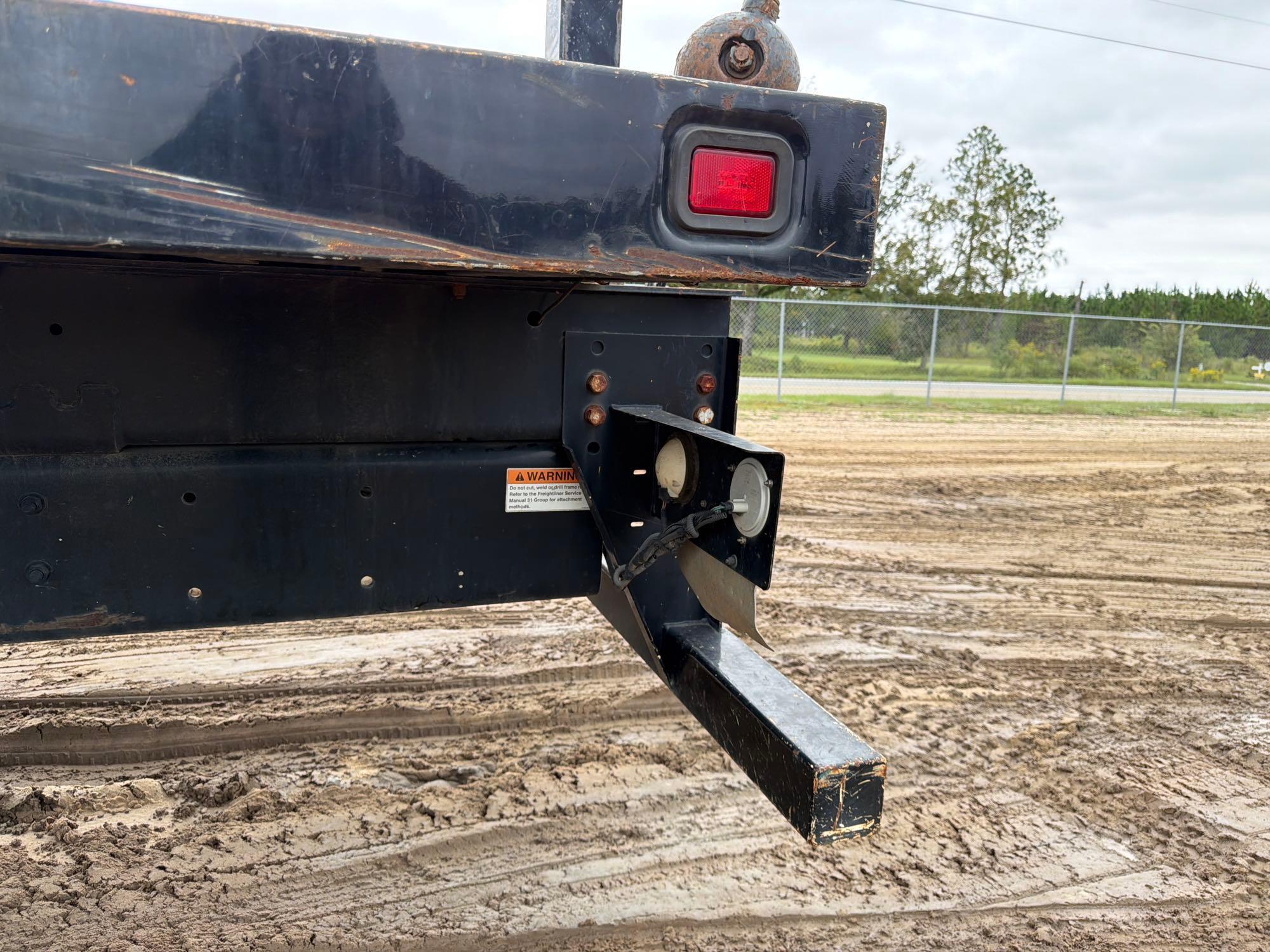 2020 Freightliner M2106
