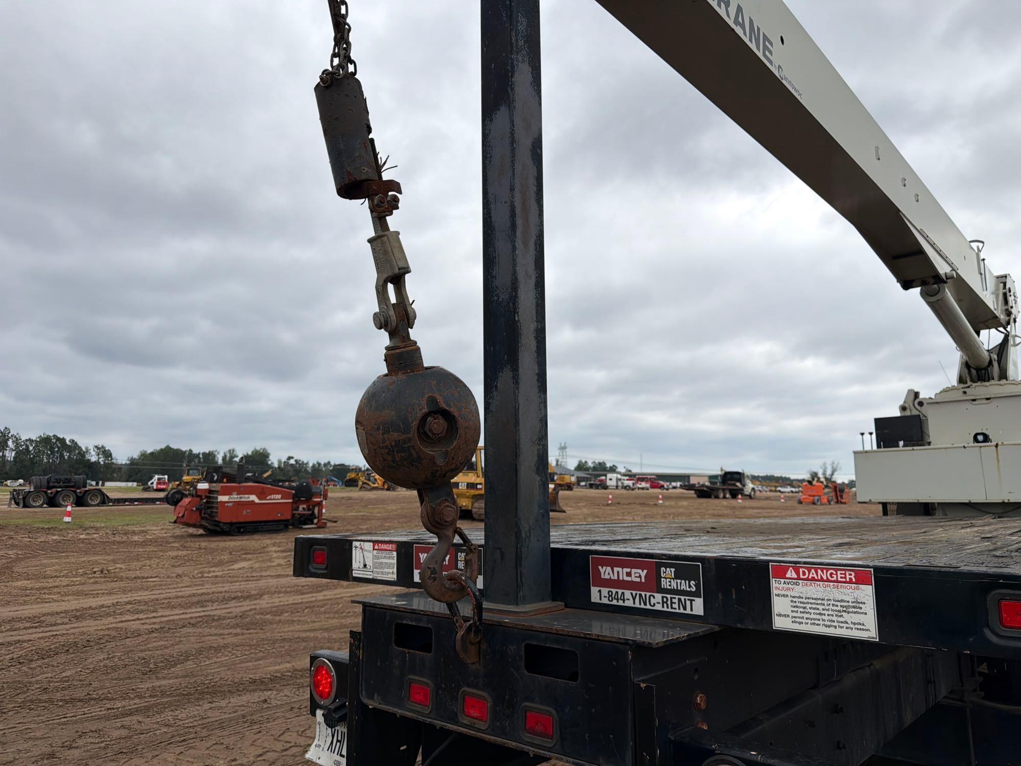 2020 Freightliner M2106