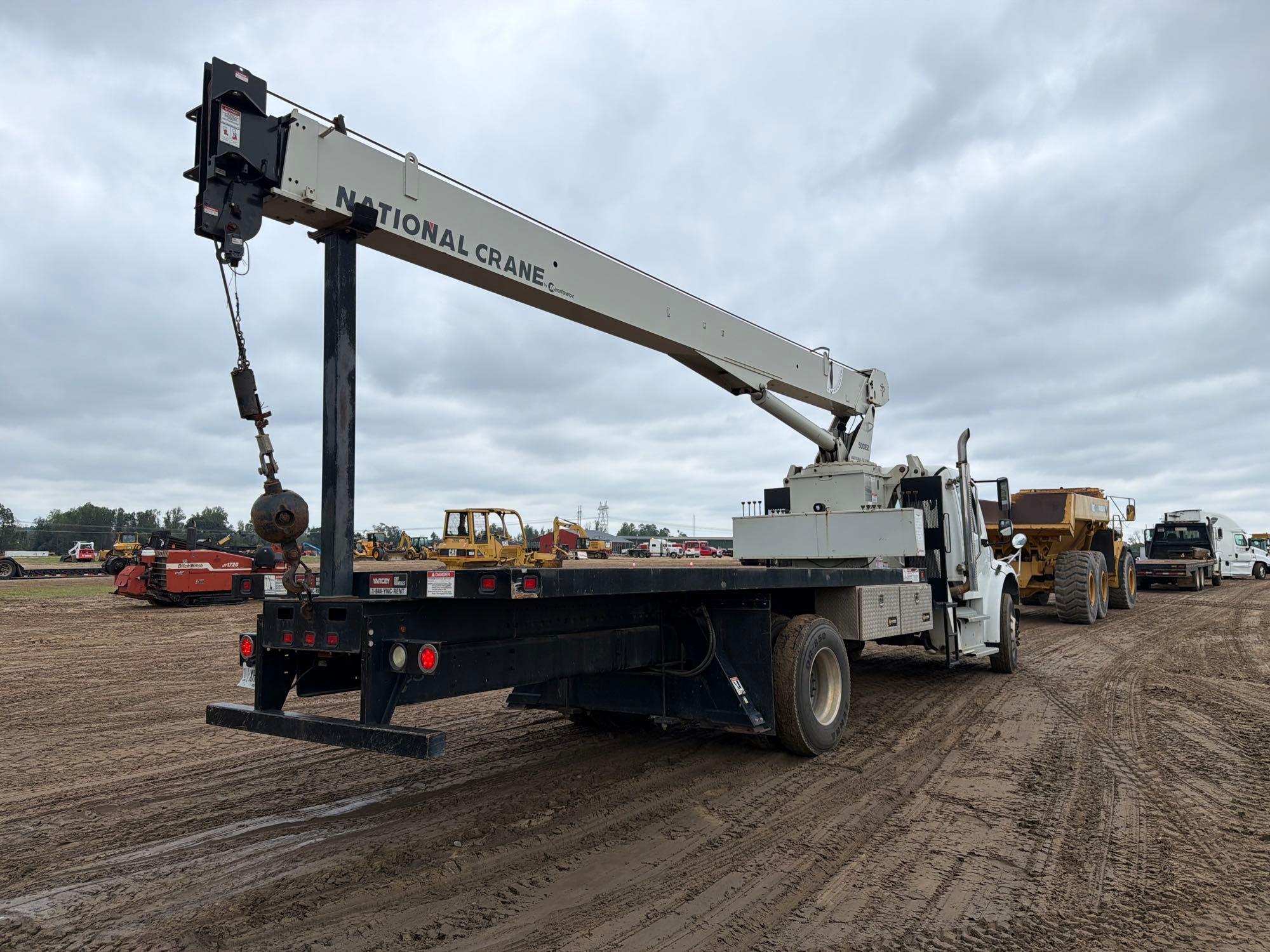 2020 Freightliner M2106