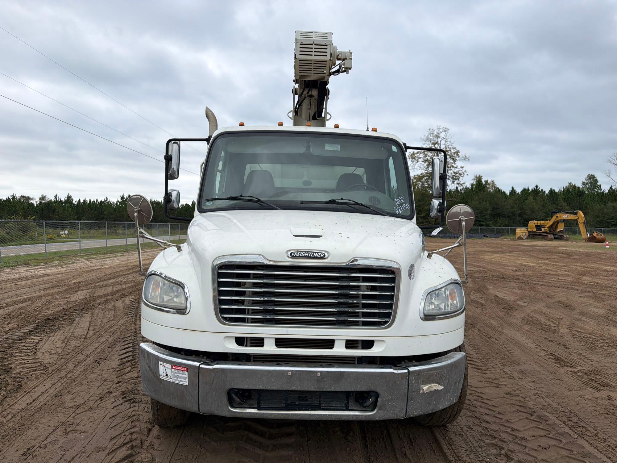 2020 Freightliner M2106