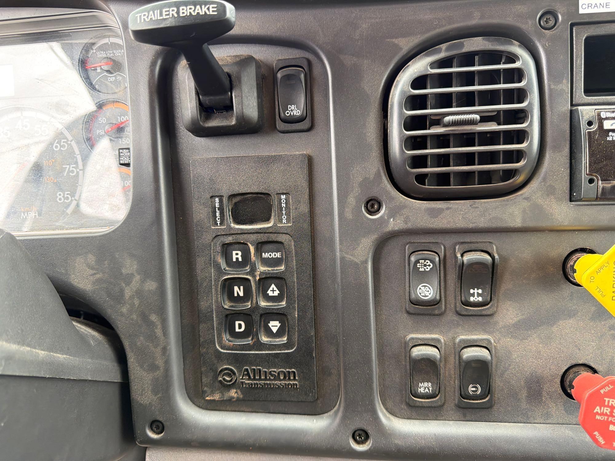 2020 Freightliner M2106