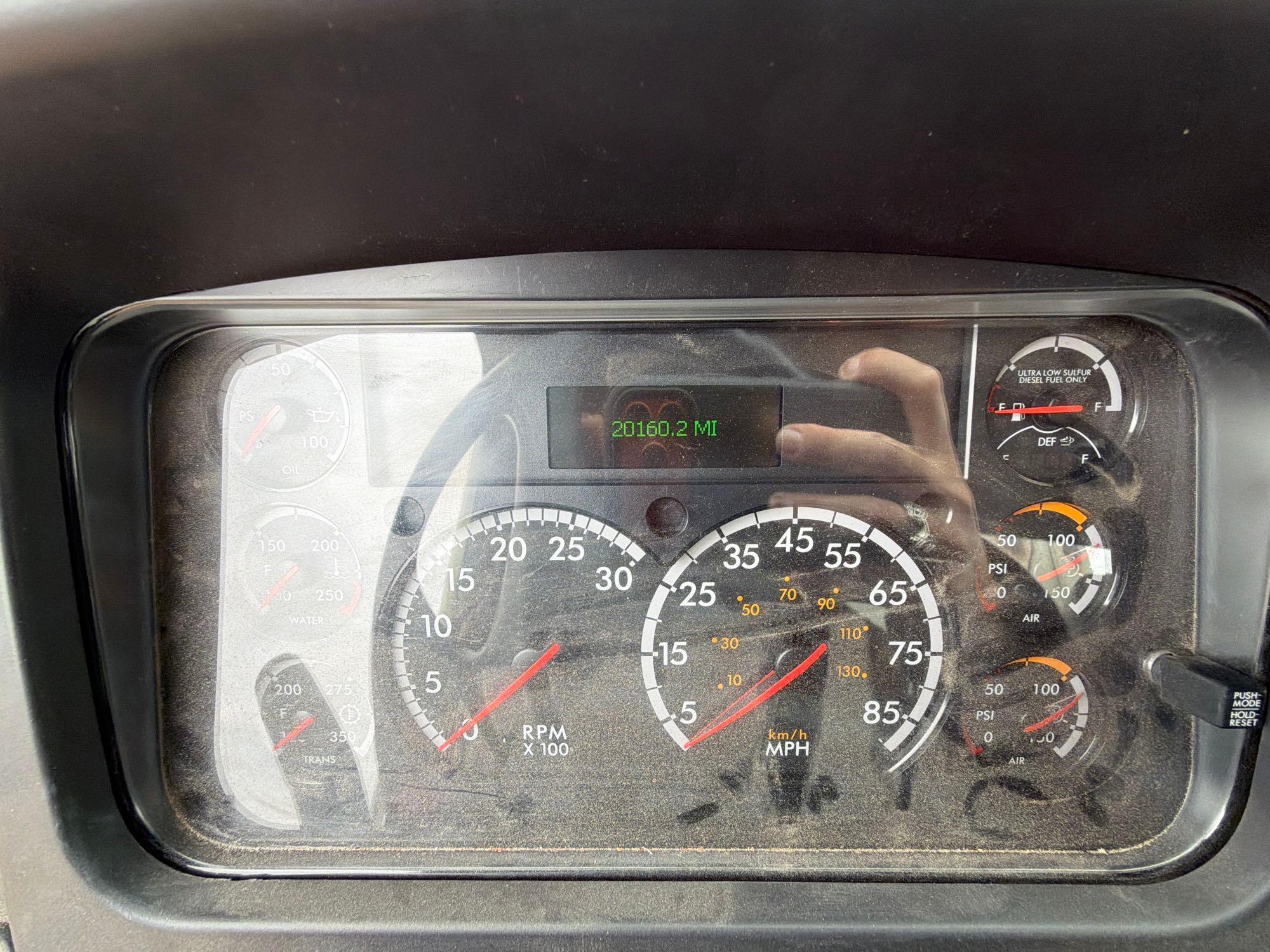 2020 Freightliner M2106
