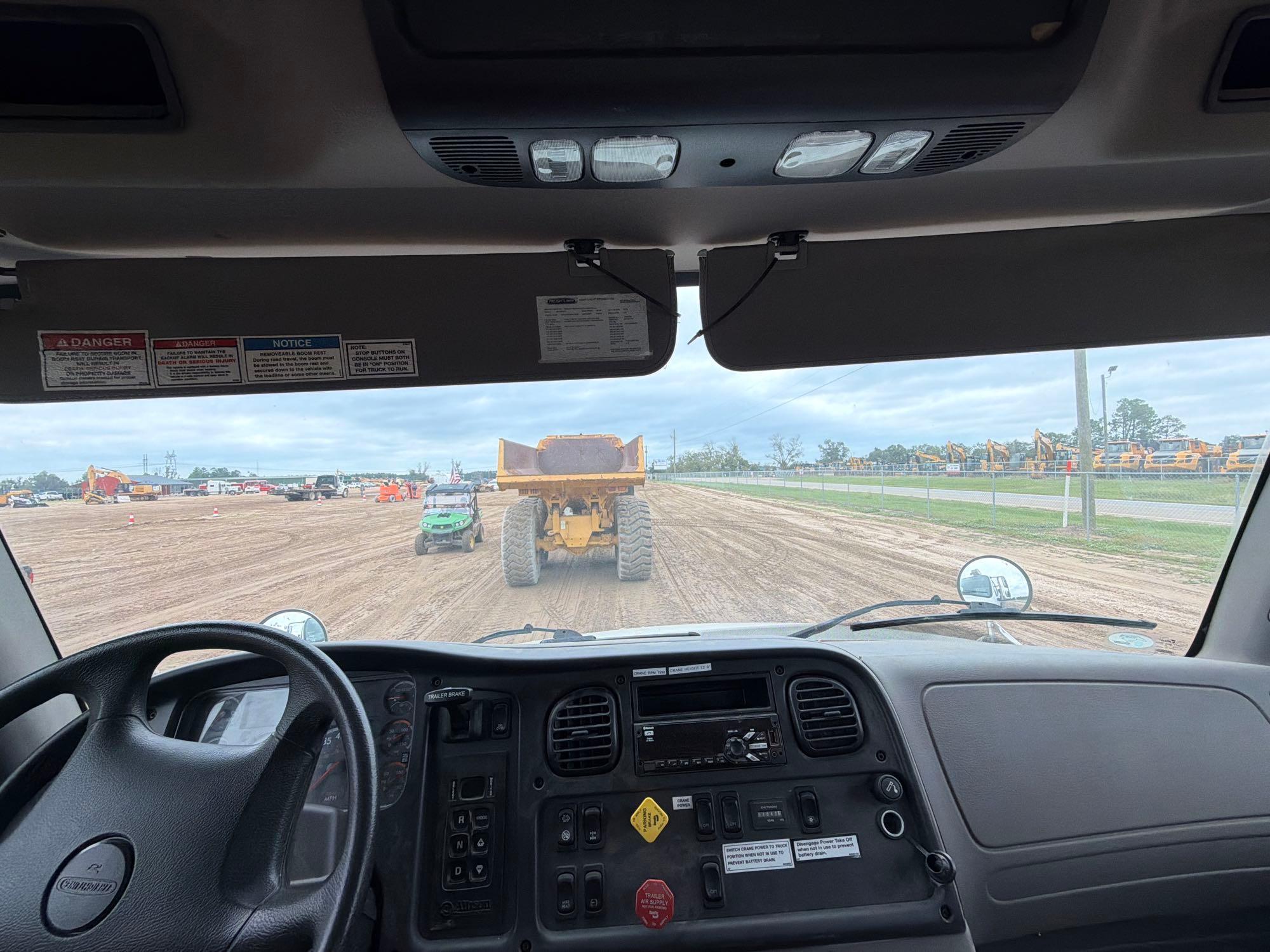 2020 Freightliner M2106