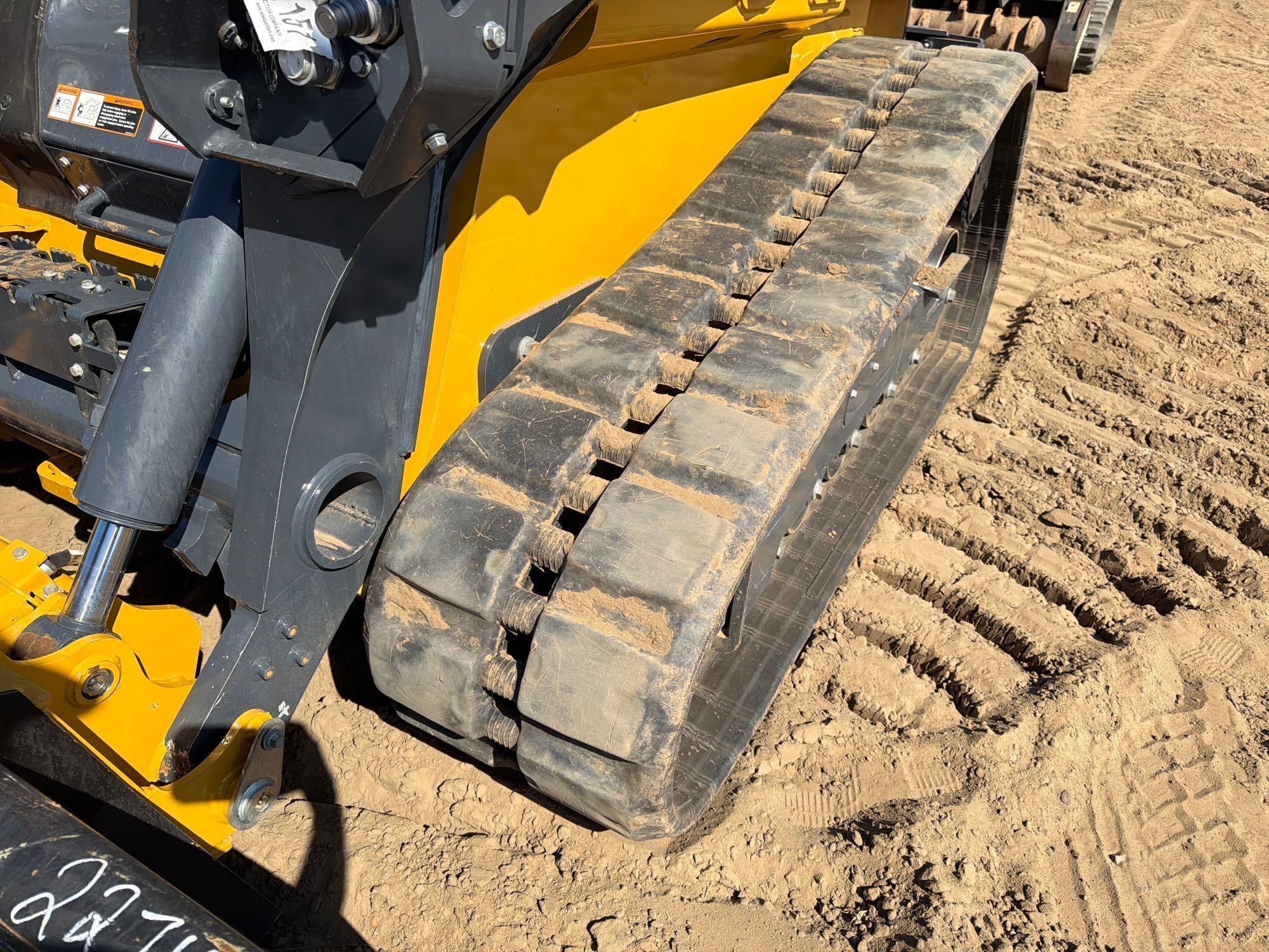 John Deere 335