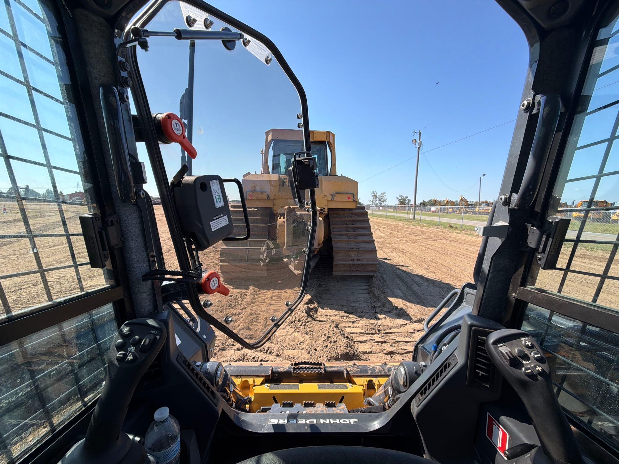 John Deere 335