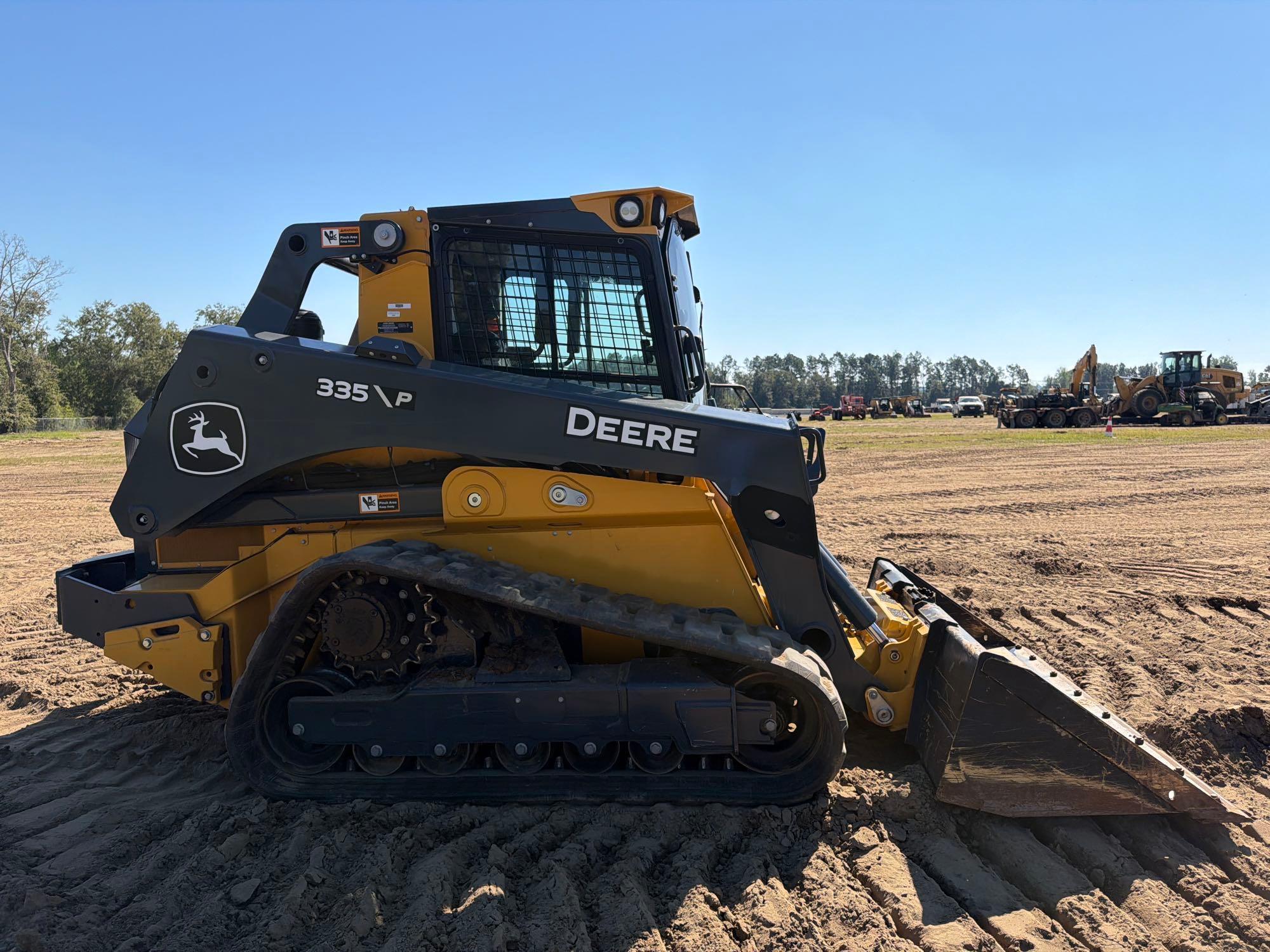 John Deere 335