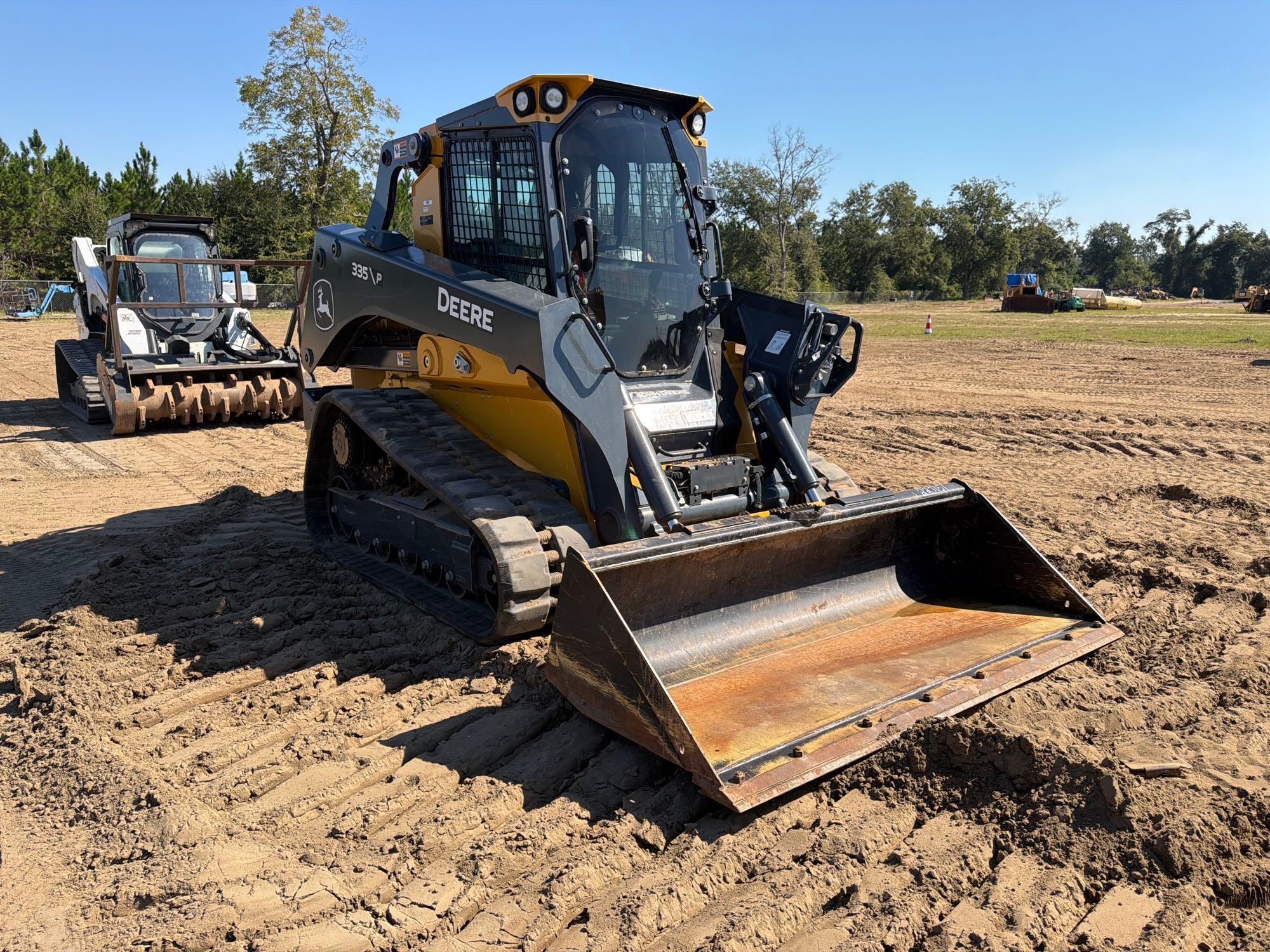 John Deere 335
