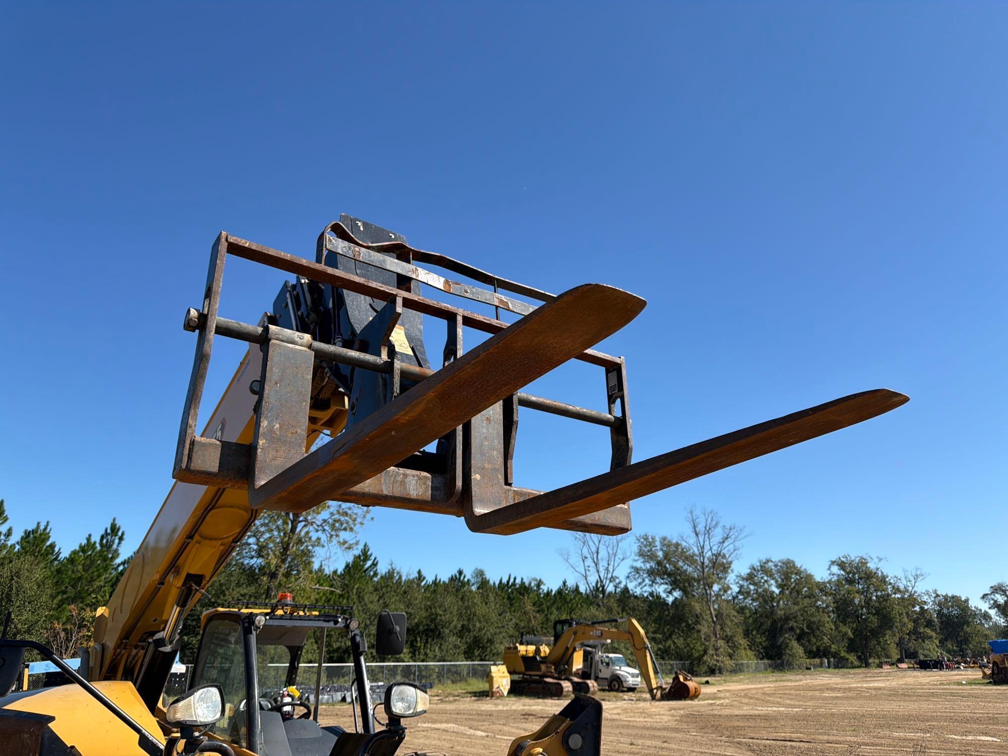 Caterpillar TL1055