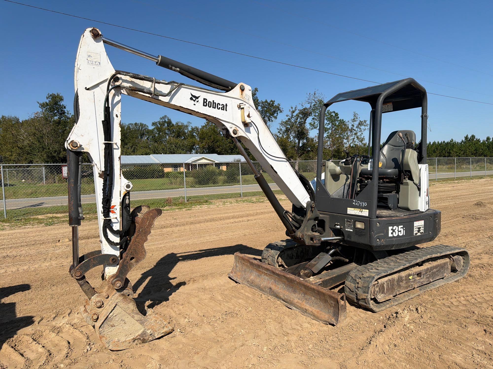 Bobcat E35