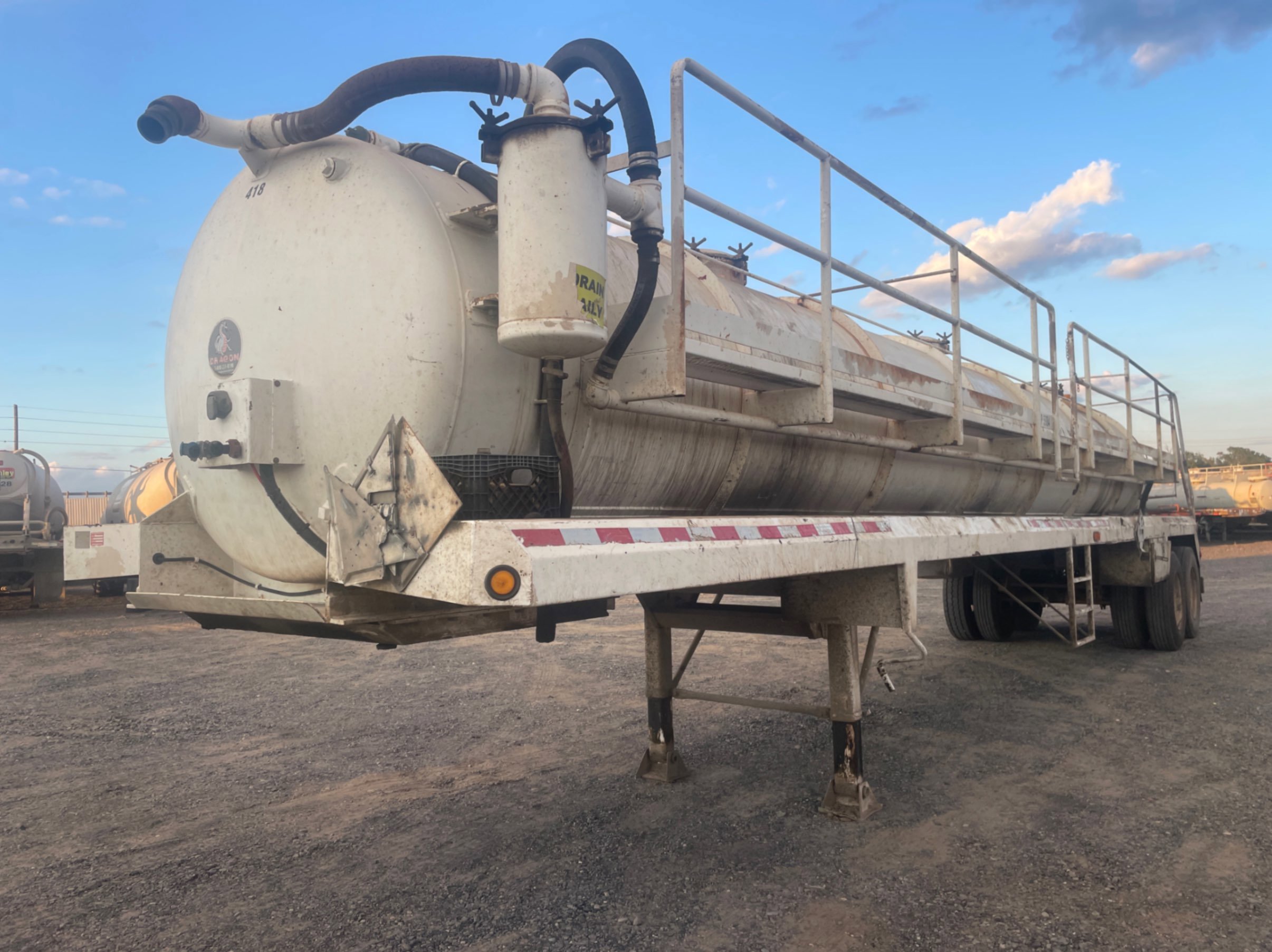 2015 DRAGON 130 BBL VACUUM TRAILER