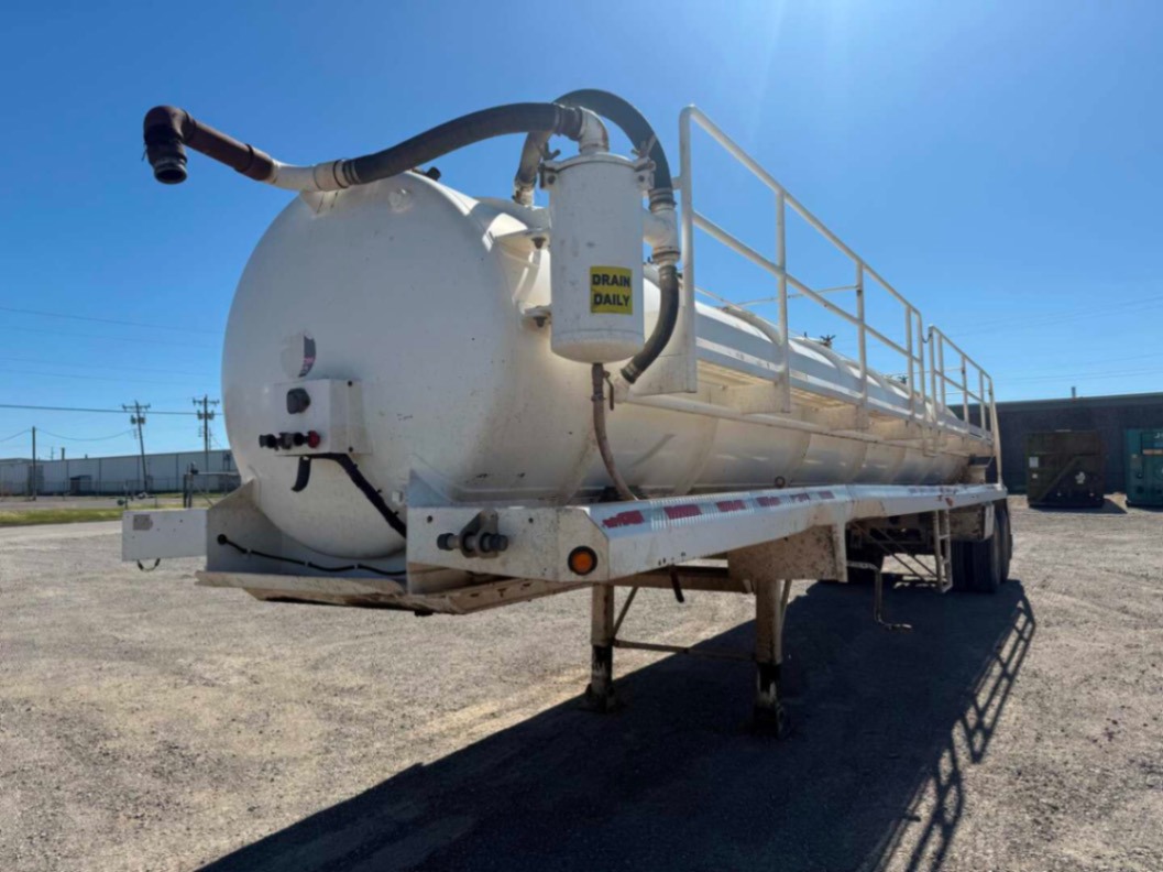 2014 DRAGON 130 BBL STEEL VACUUM TRAILER