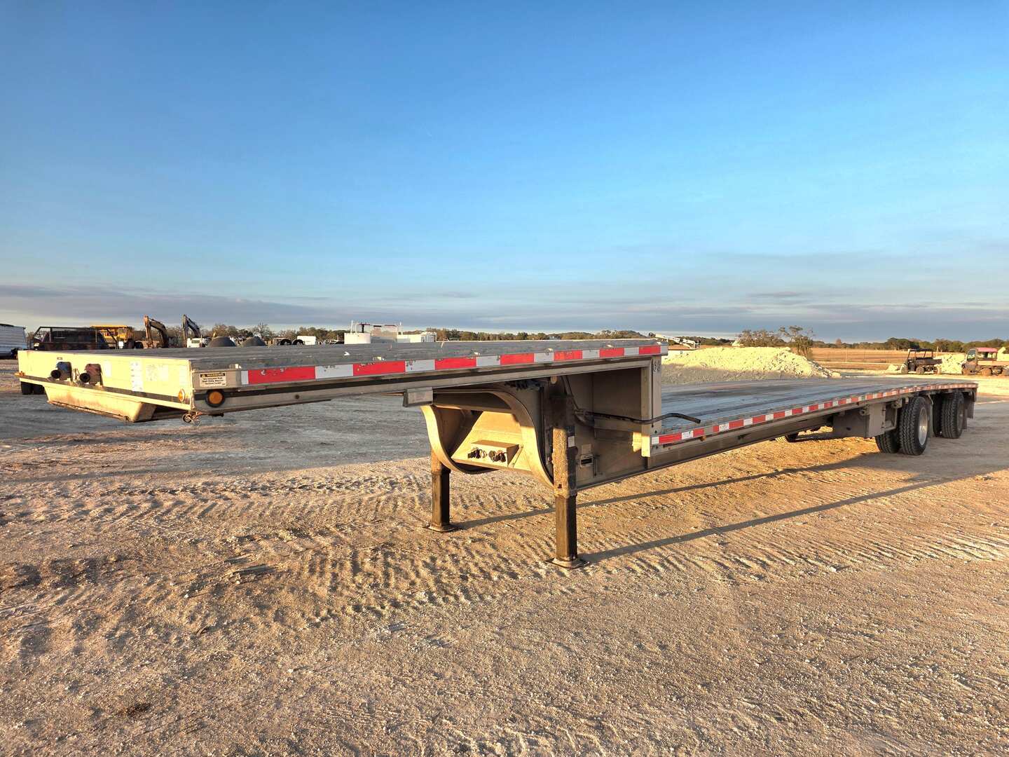 2015 EAST MANUFACTURING ALUMINUM SPEAD AXLE STEPDECK TRAILER