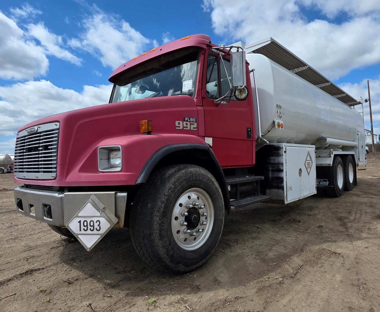 2002 GMC 4700