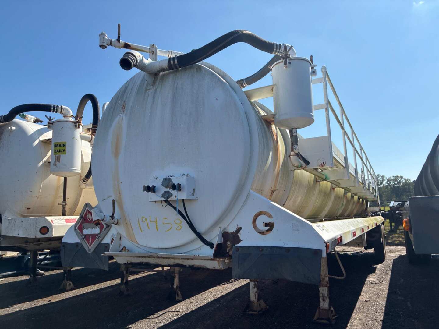 2011 GALYEAN 130 BBL VACUUM TRAILER
