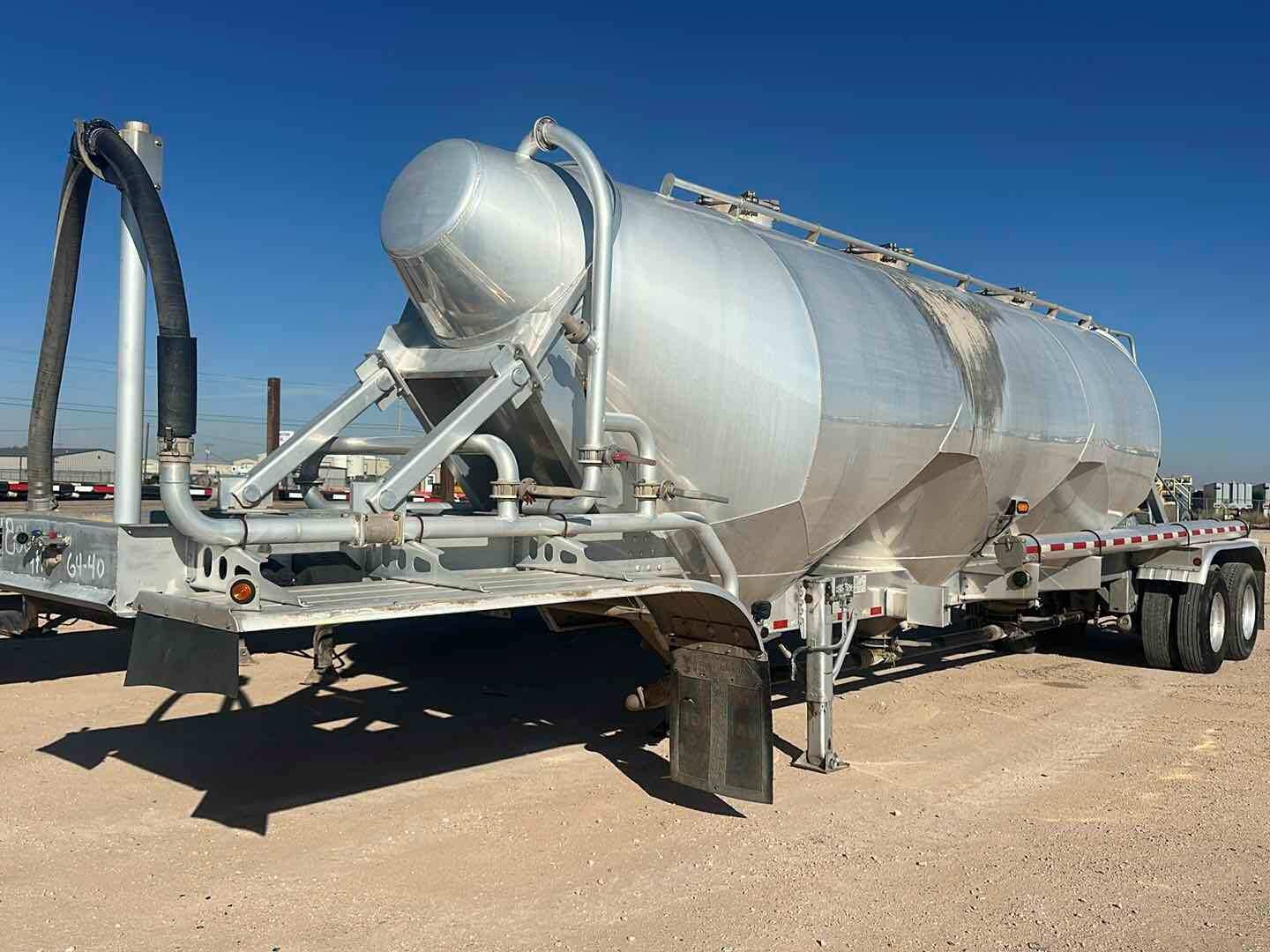 2015 VANTAGE TRAILER 3 POD PNEUMATIC TRAILER